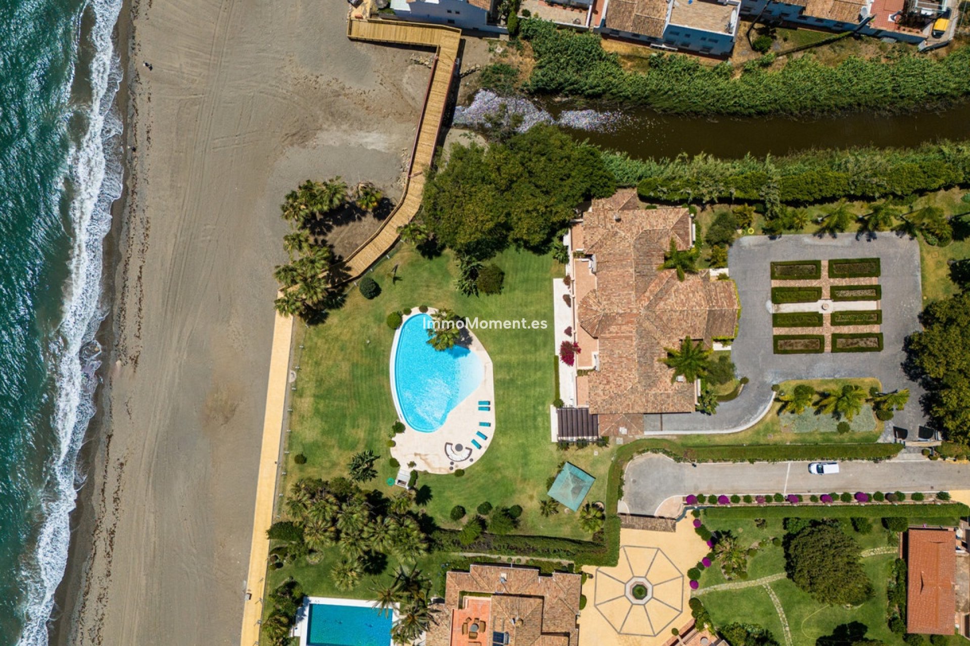 Wiederverkauf - Freistehende Villa - Estepona  - Estepona Centro