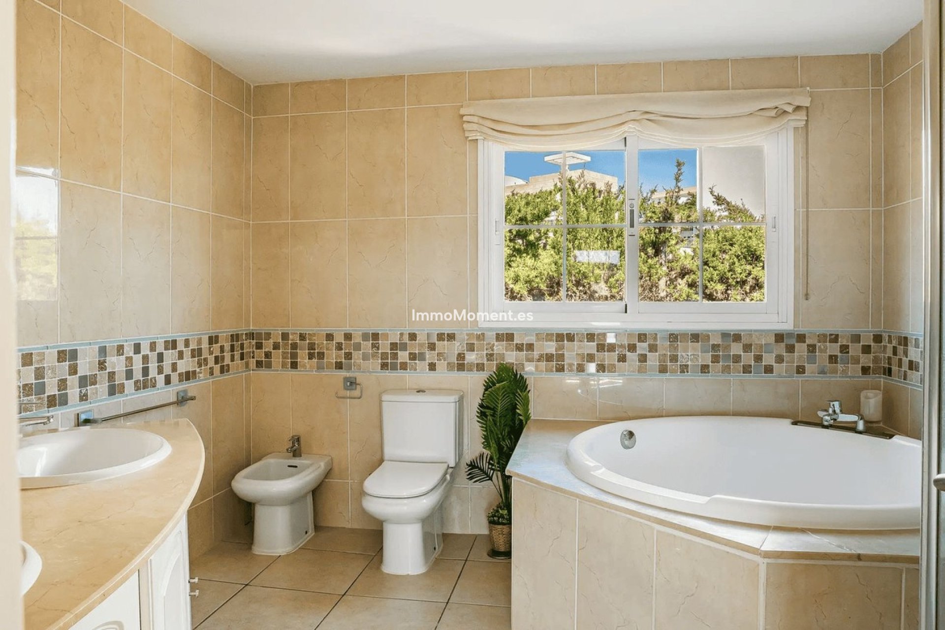 Wiederverkauf - Freistehende Villa - Estepona  - Estepona Centro