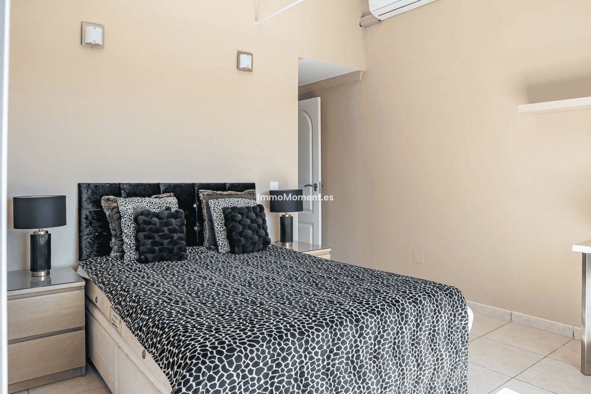 Wiederverkauf - Freistehende Villa - Estepona  - Estepona Centro