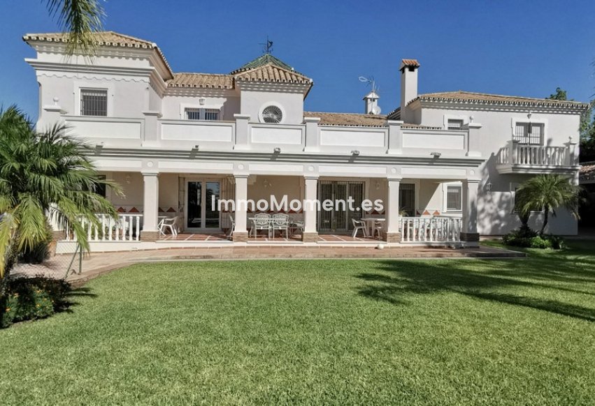 Wiederverkauf - Freistehende Villa - Estepona  - Estepona Centro