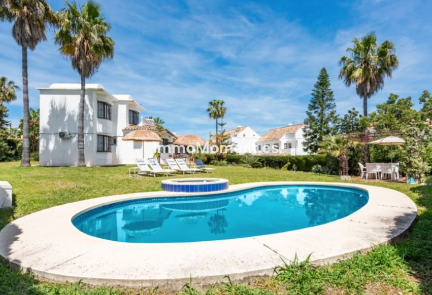 Wiederverkauf - Freistehende Villa - Estepona  - Estepona Centro