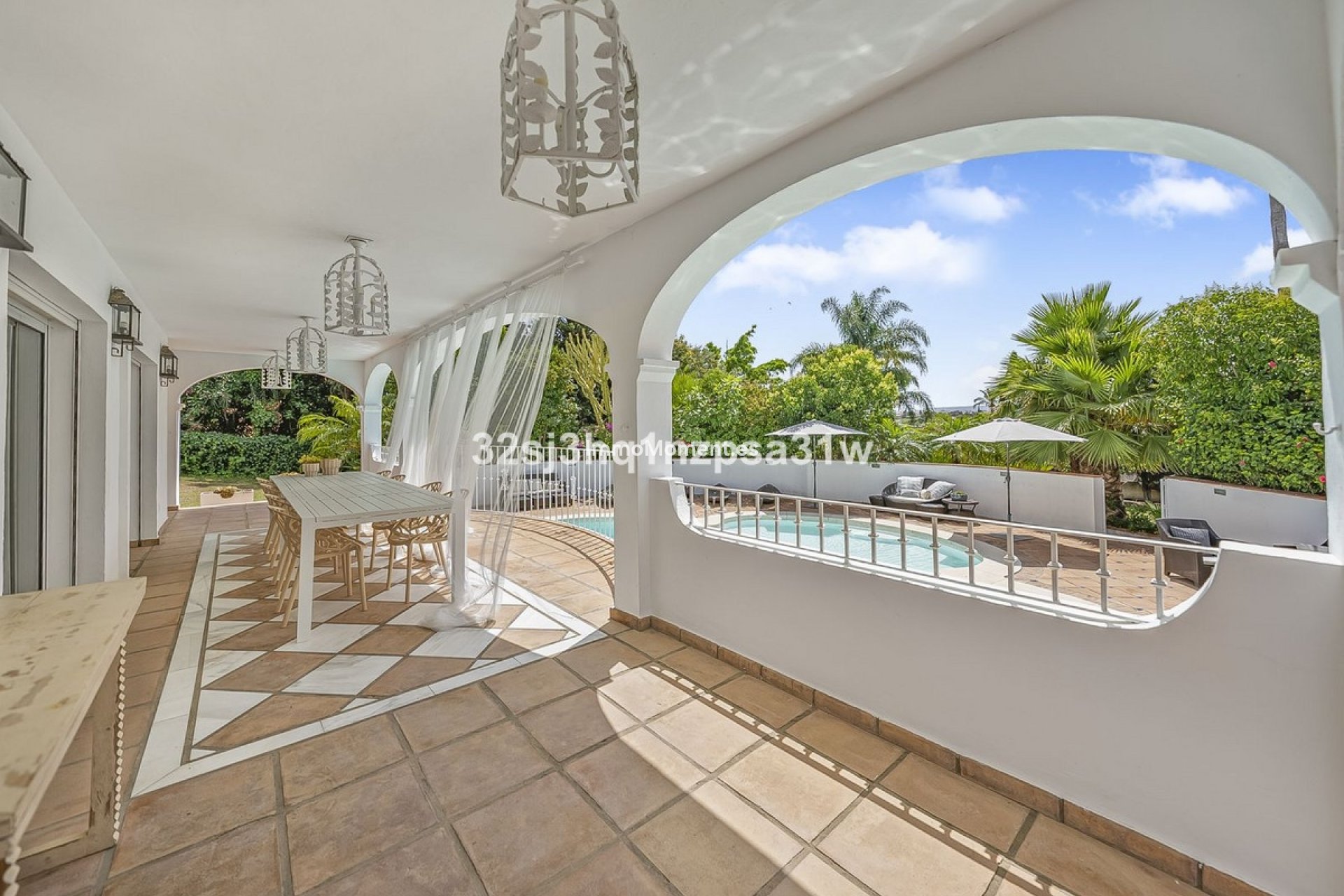 Wiederverkauf - Freistehende Villa - Estepona  - Estepona Centro