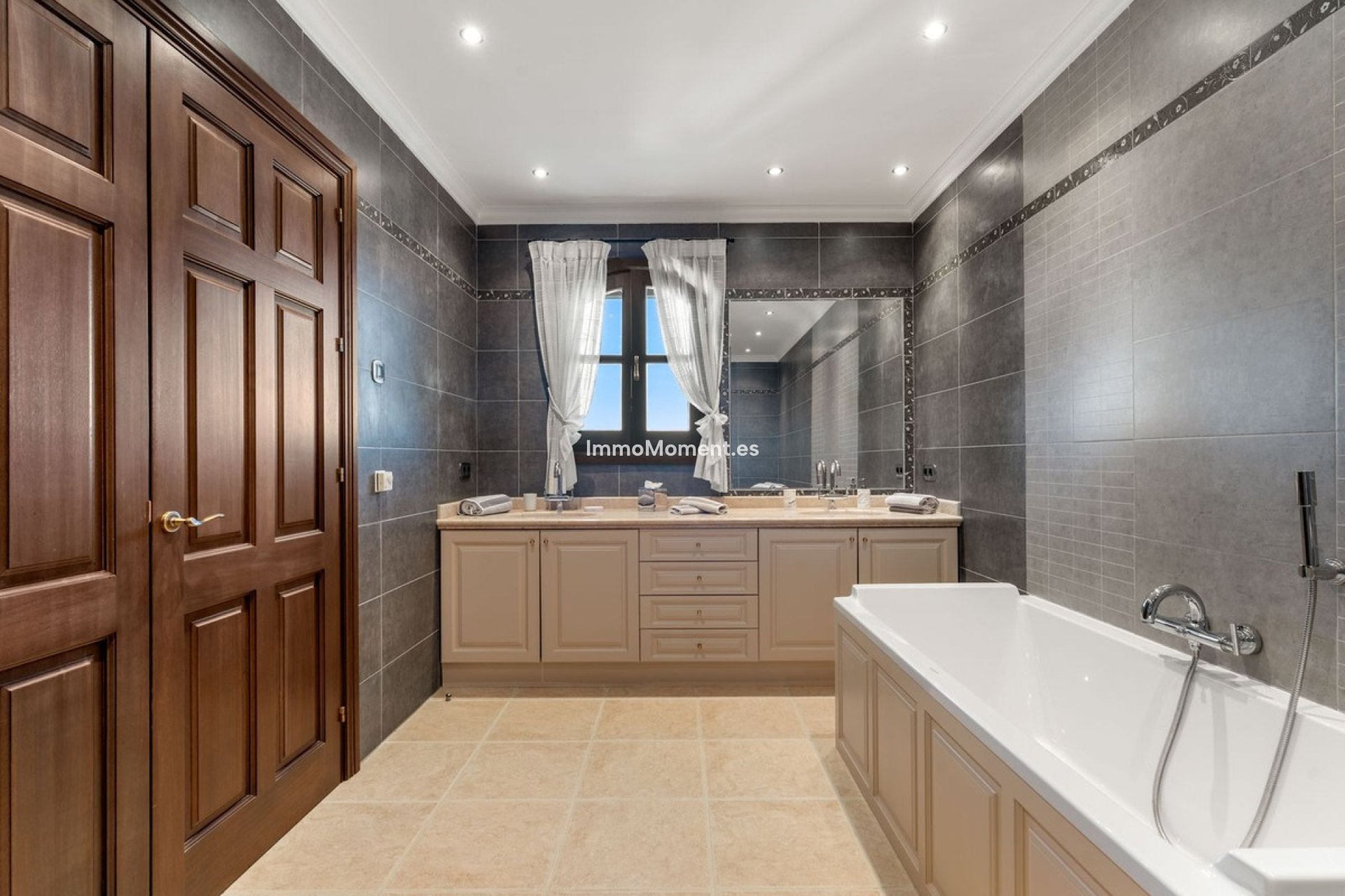 Wiederverkauf - Freistehende Villa - Estepona  - Estepona Centro