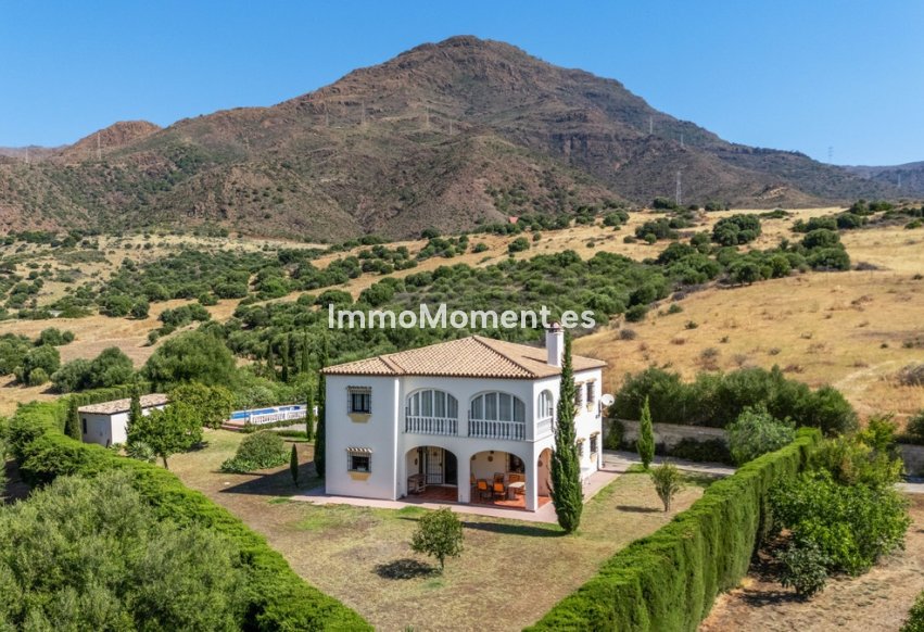 Wiederverkauf - Freistehende Villa - Estepona  - Estepona Centro