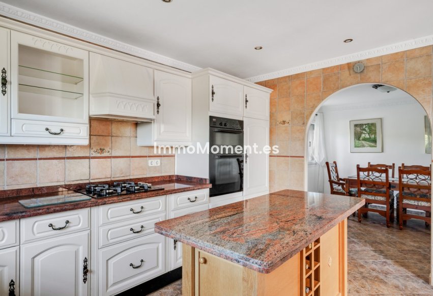 Wiederverkauf - Freistehende Villa - Estepona  - Estepona Centro