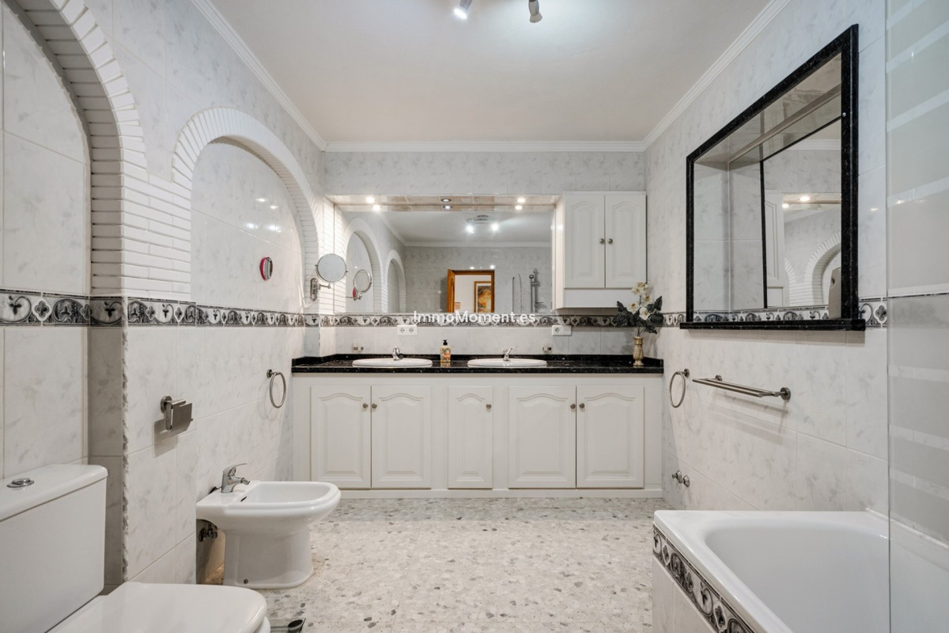 Wiederverkauf - Freistehende Villa - Estepona  - Estepona Centro