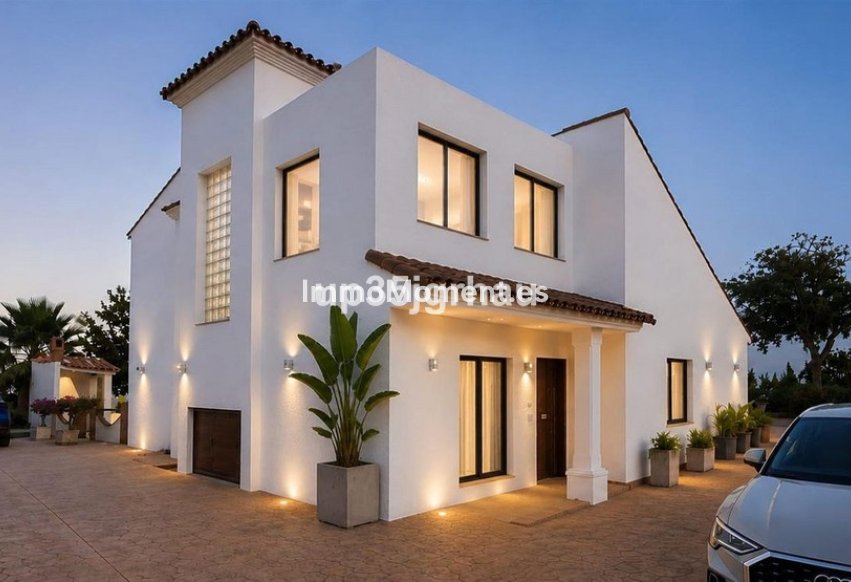 Wiederverkauf - Freistehende Villa - Estepona  - Estepona Centro