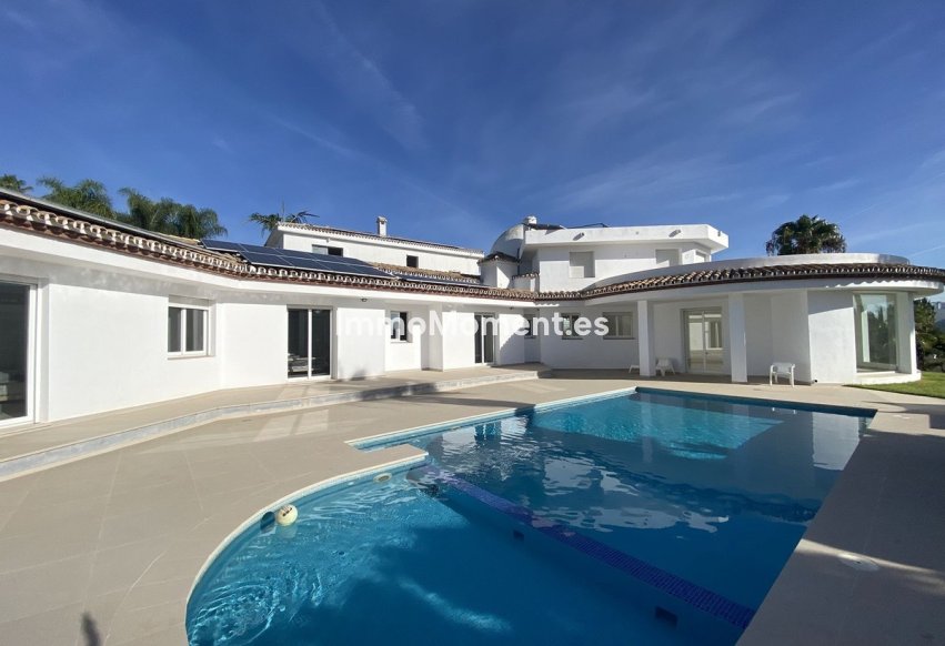 Wiederverkauf - Freistehende Villa - Estepona  - New Golden Mile