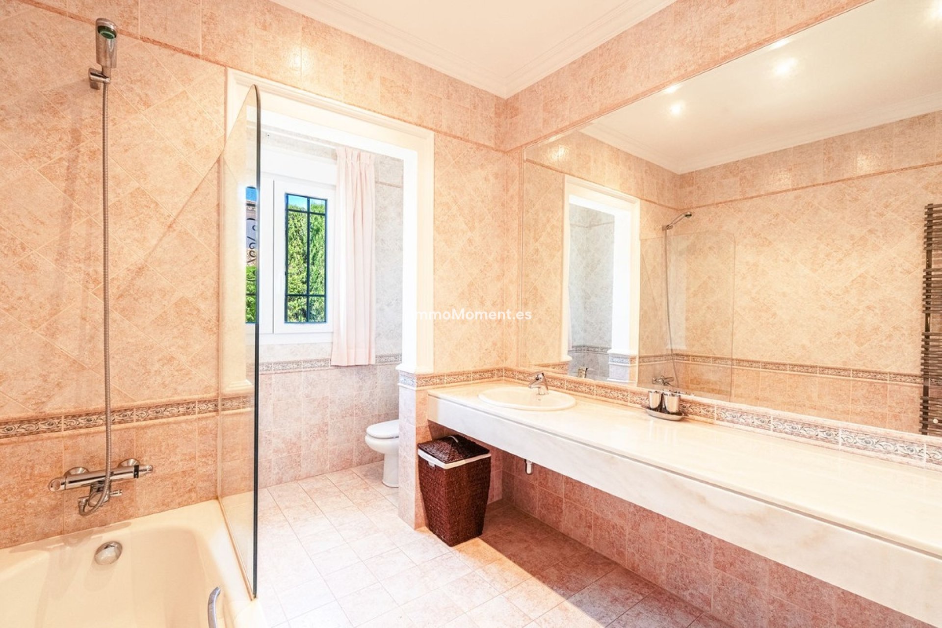 Wiederverkauf - Freistehende Villa - Estepona  - New Golden Mile