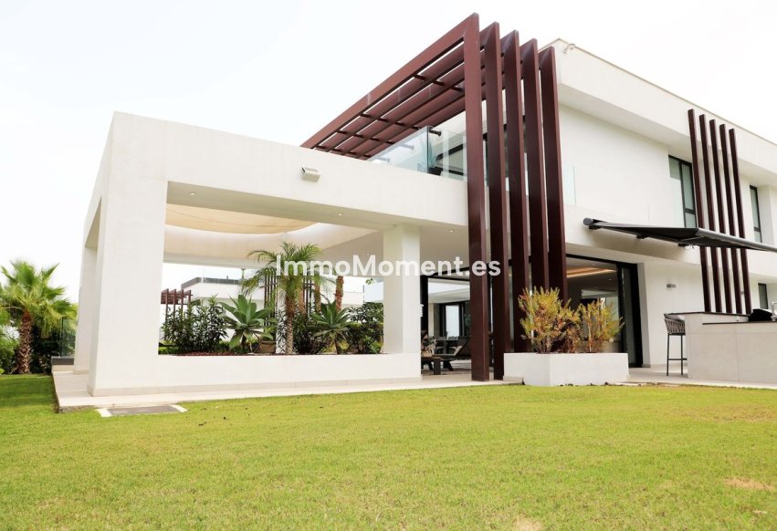Wiederverkauf - Freistehende Villa - Estepona  - New Golden Mile
