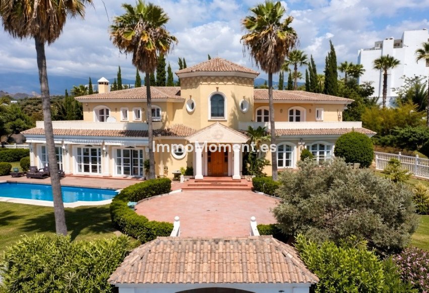 Wiederverkauf - Freistehende Villa - Estepona  - Selwo