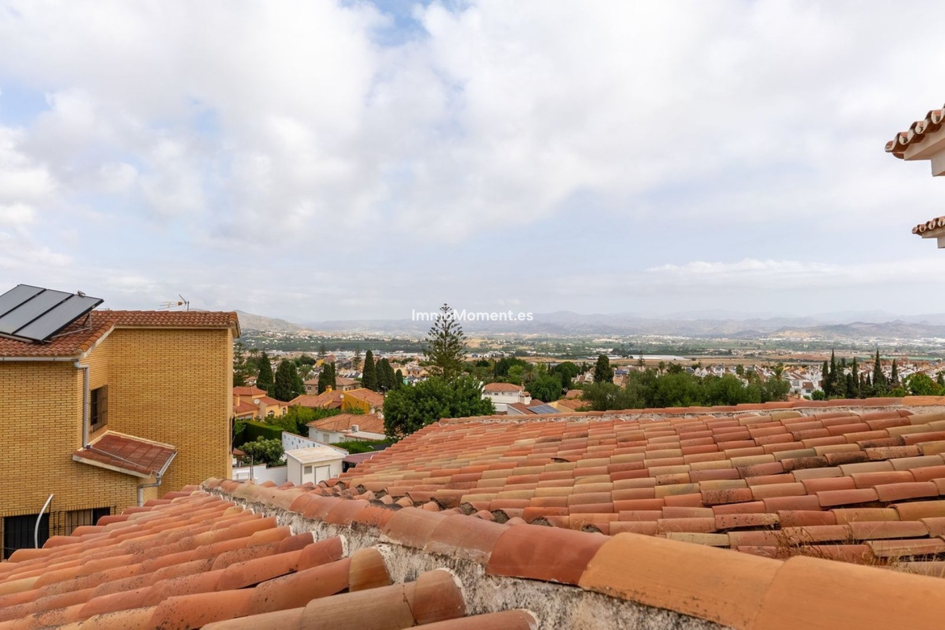 Wiederverkauf - Freistehende Villa -   Inländisch - Alhaurín de la Torre