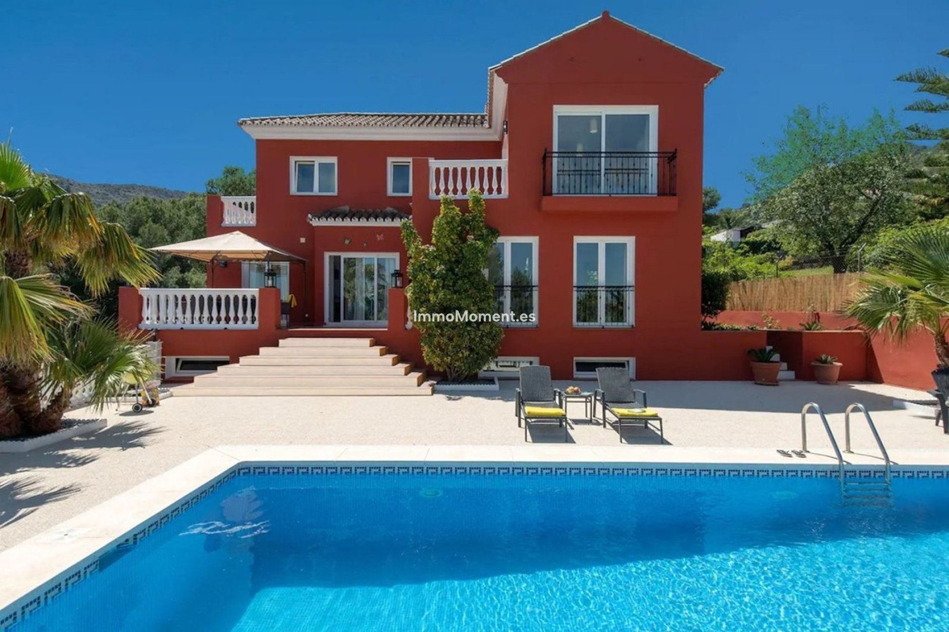 Wiederverkauf - Freistehende Villa -   Inländisch - Alhaurín de la Torre