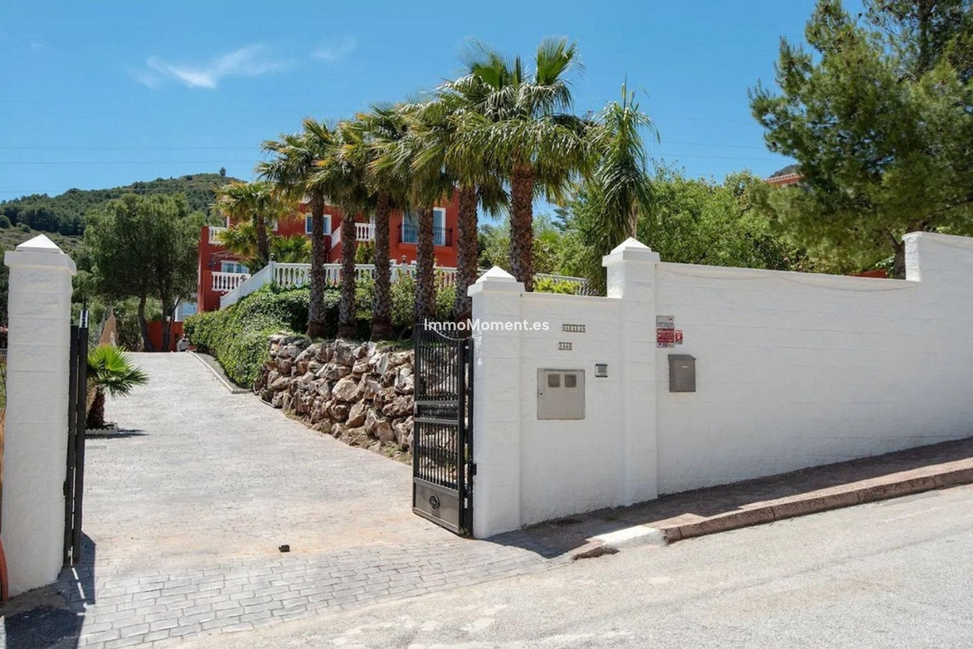 Wiederverkauf - Freistehende Villa -   Inländisch - Alhaurín de la Torre