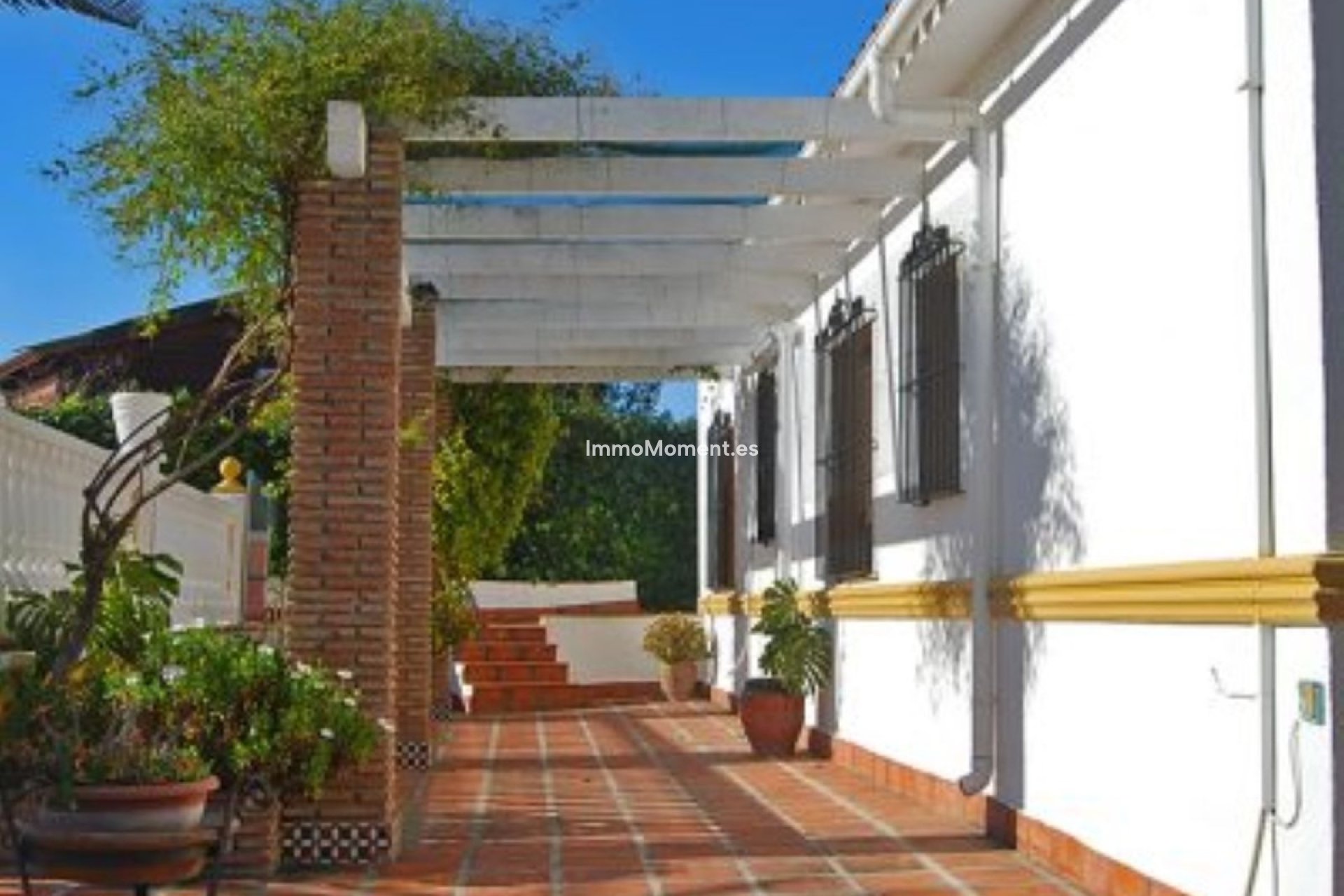 Wiederverkauf - Freistehende Villa -   Inländisch - Alhaurín de la Torre