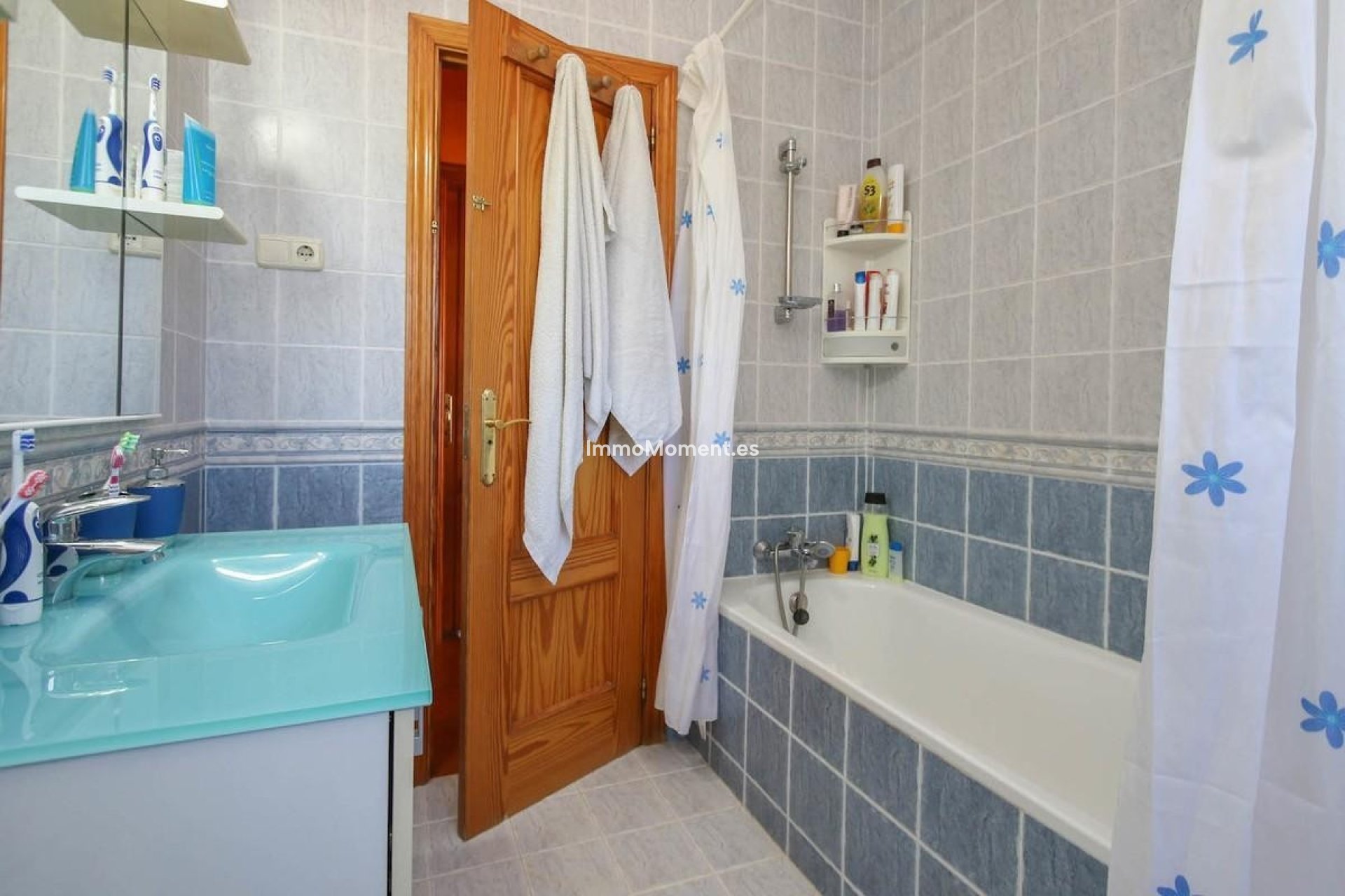 Wiederverkauf - Freistehende Villa -   Inländisch - Alhaurín de la Torre