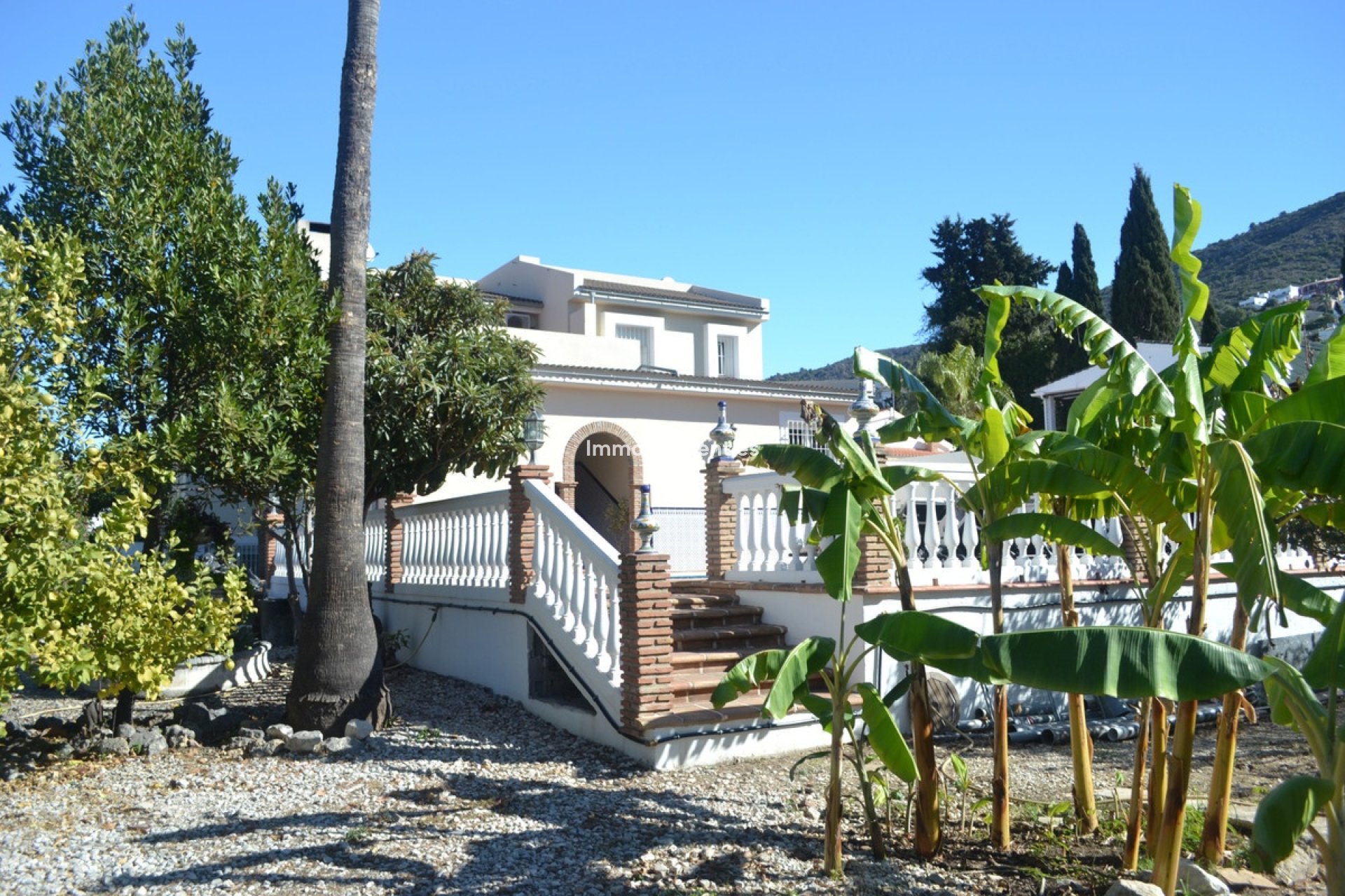 Wiederverkauf - Freistehende Villa -   Inländisch - Alhaurín de la Torre