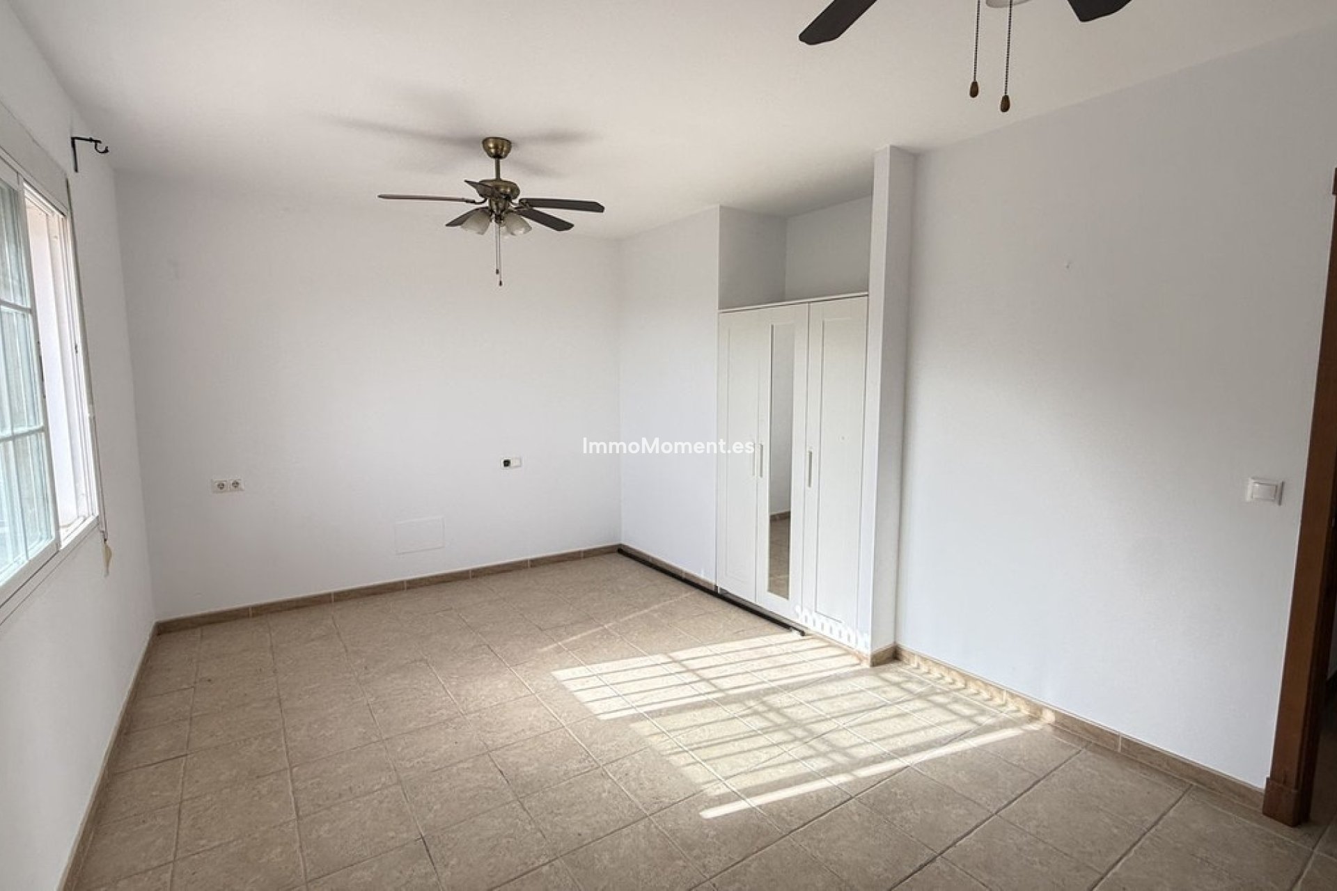 Wiederverkauf - Freistehende Villa -   Inländisch - Alhaurín de la Torre