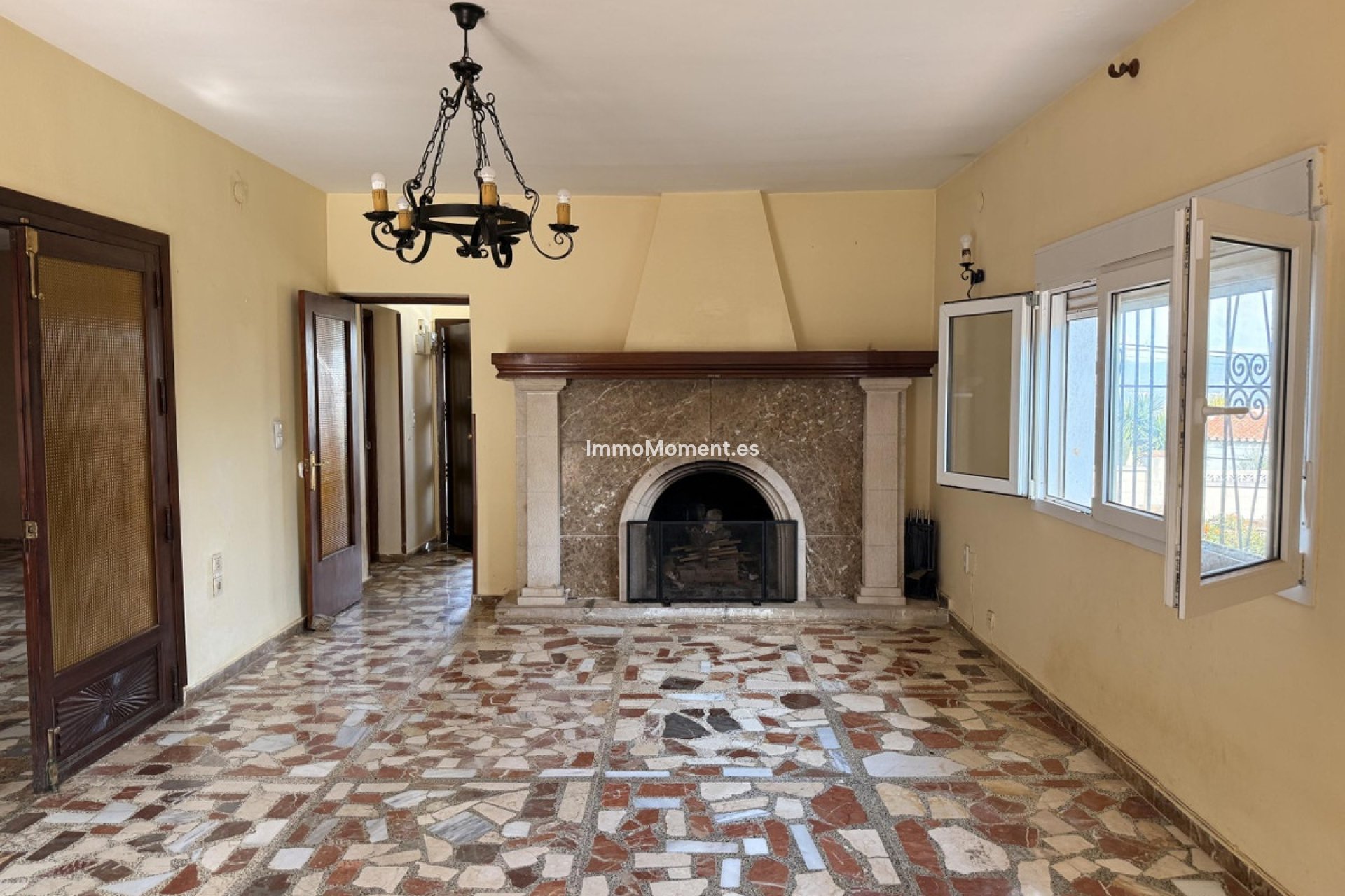 Wiederverkauf - Freistehende Villa -   Inländisch - Alhaurín de la Torre