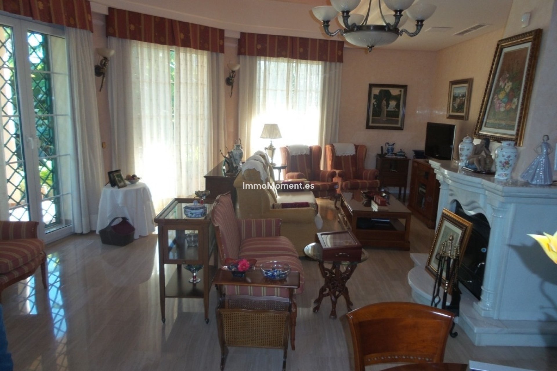 Wiederverkauf - Freistehende Villa -   Inländisch - Alhaurín de la Torre