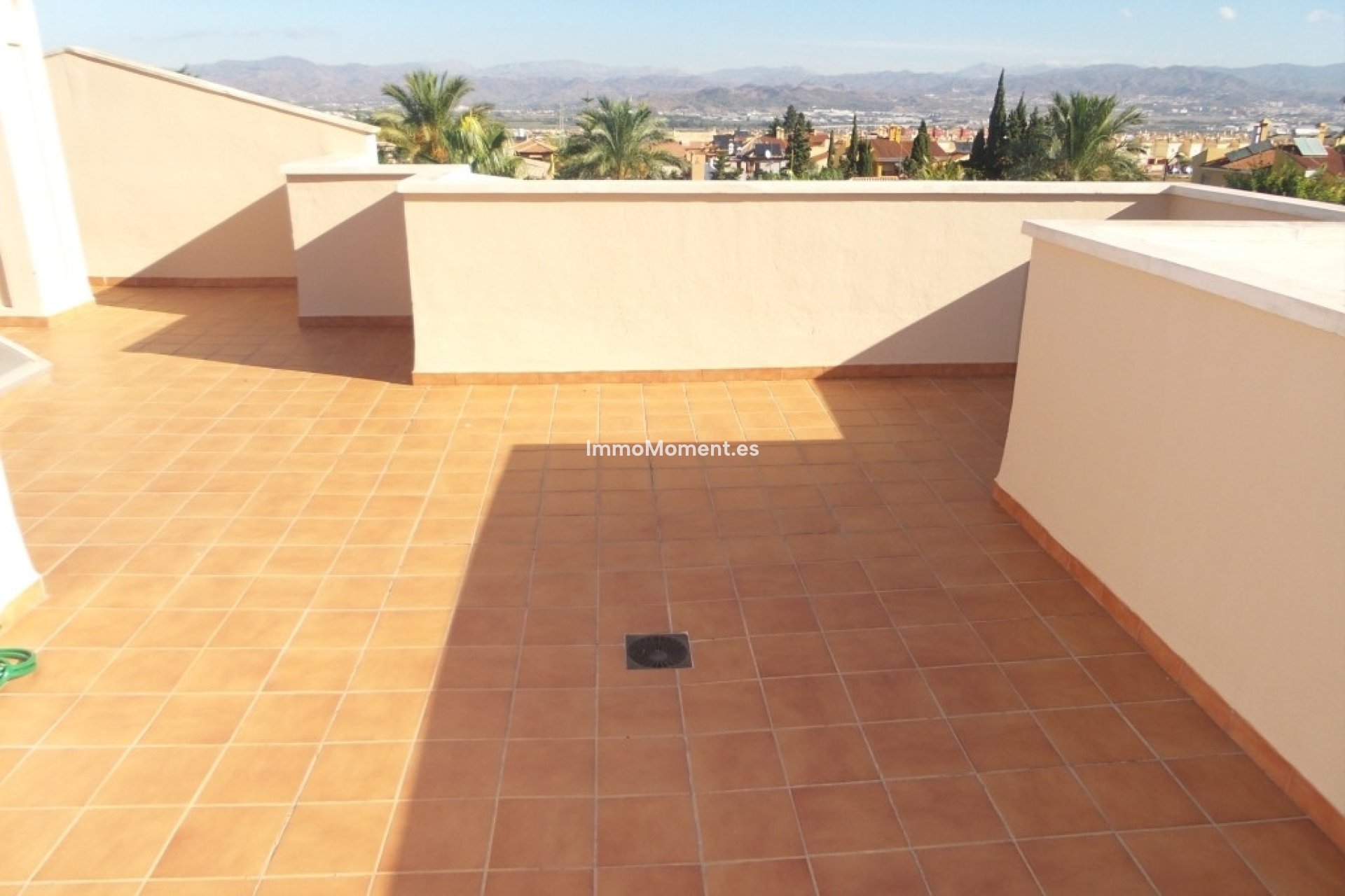 Wiederverkauf - Freistehende Villa -   Inländisch - Alhaurín de la Torre