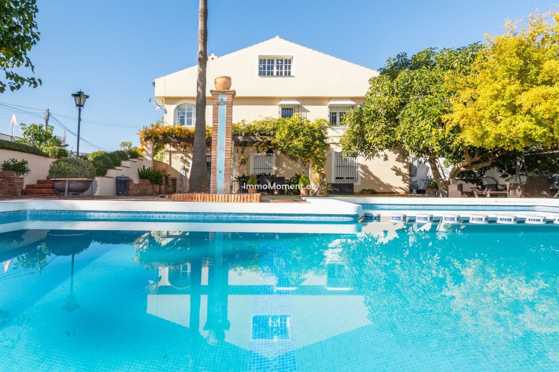 Wiederverkauf - Freistehende Villa -   Inländisch - Alhaurín de la Torre