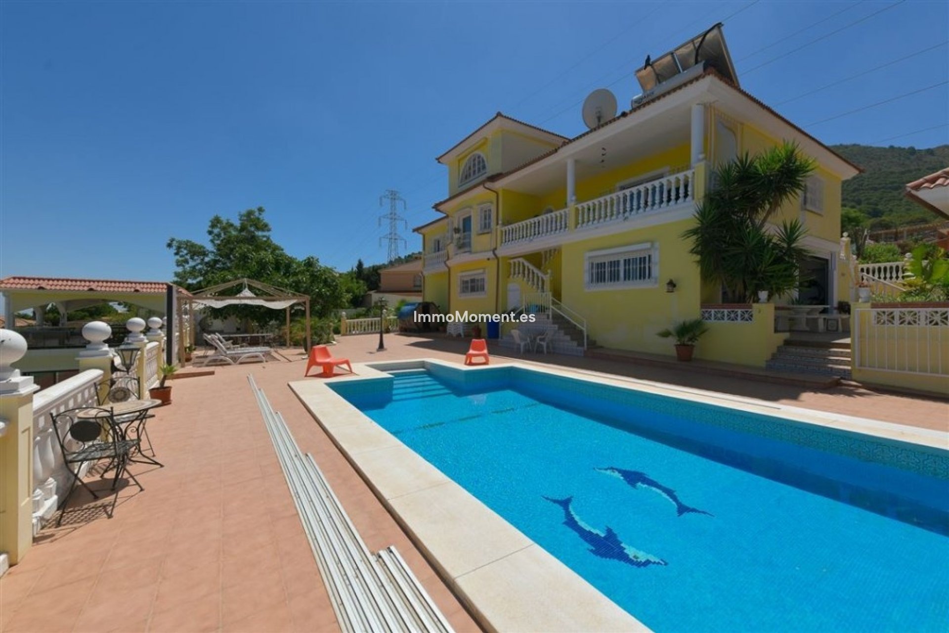 Wiederverkauf - Freistehende Villa -   Inländisch - Alhaurín de la Torre