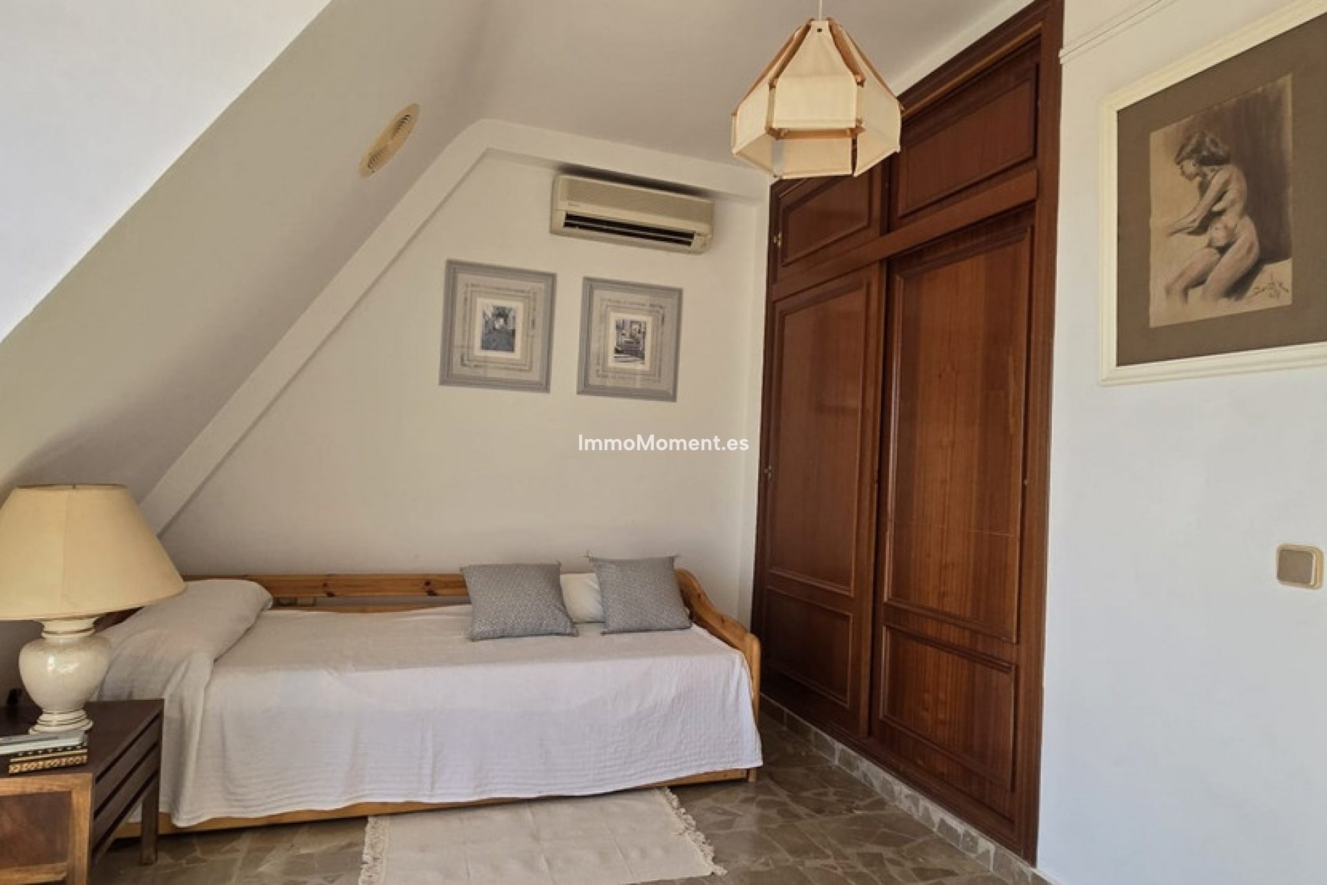 Wiederverkauf - Freistehende Villa -   Inländisch - Alhaurín de la Torre