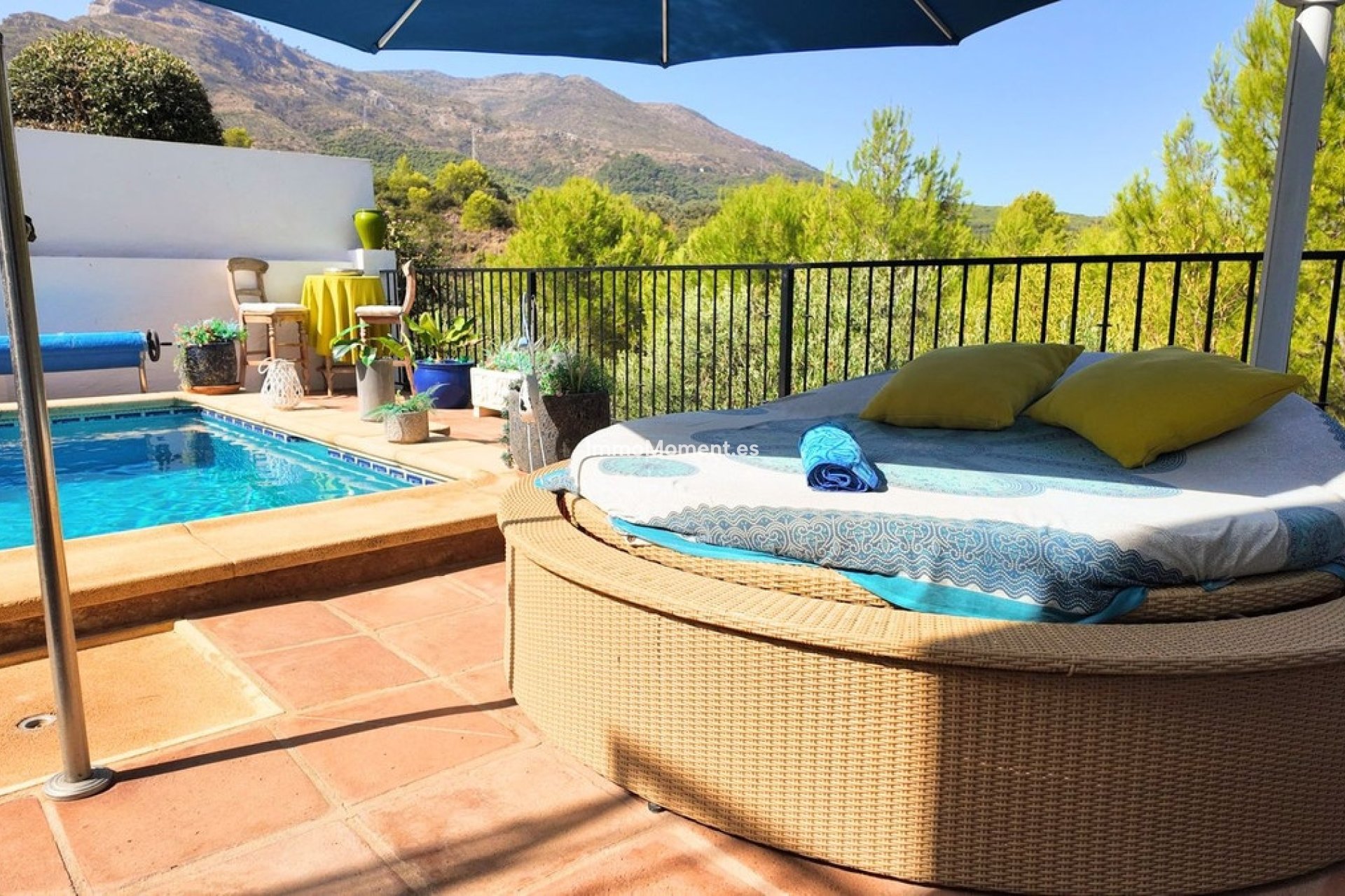 Wiederverkauf - Freistehende Villa -   Inländisch - Alhaurín el Grande Centro