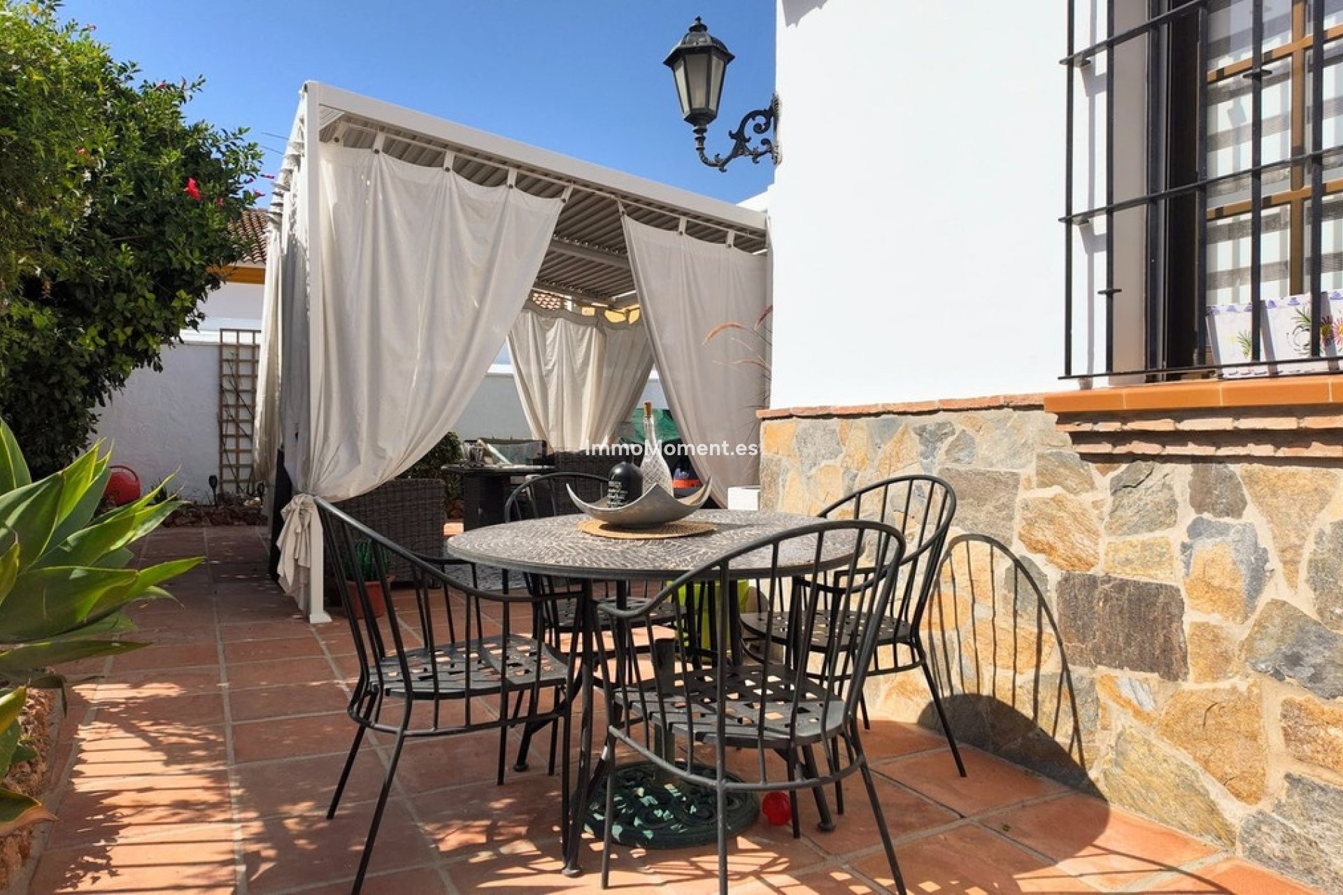 Wiederverkauf - Freistehende Villa -   Inländisch - Alhaurín el Grande Centro