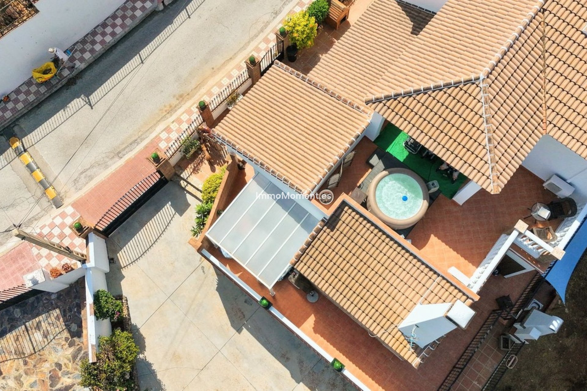 Wiederverkauf - Freistehende Villa -   Inländisch - Alhaurín el Grande Centro