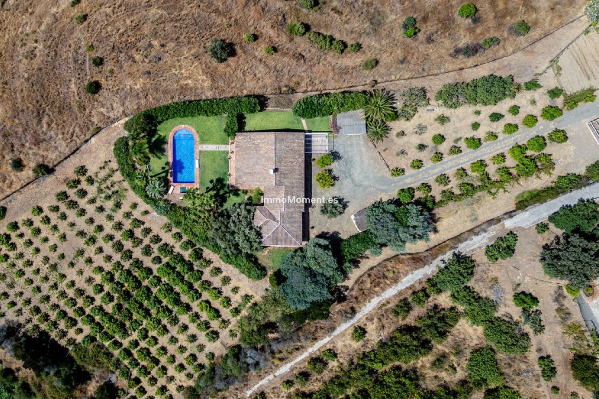 Wiederverkauf - Freistehende Villa -   Inländisch - Alhaurín el Grande Centro