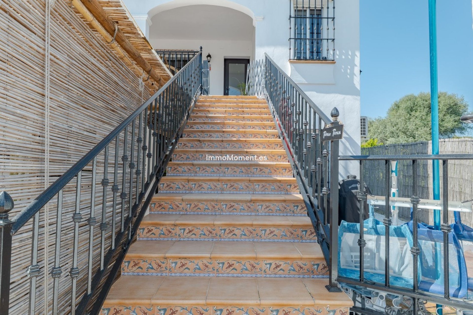 Wiederverkauf - Freistehende Villa -   Inländisch - Alhaurín el Grande Centro