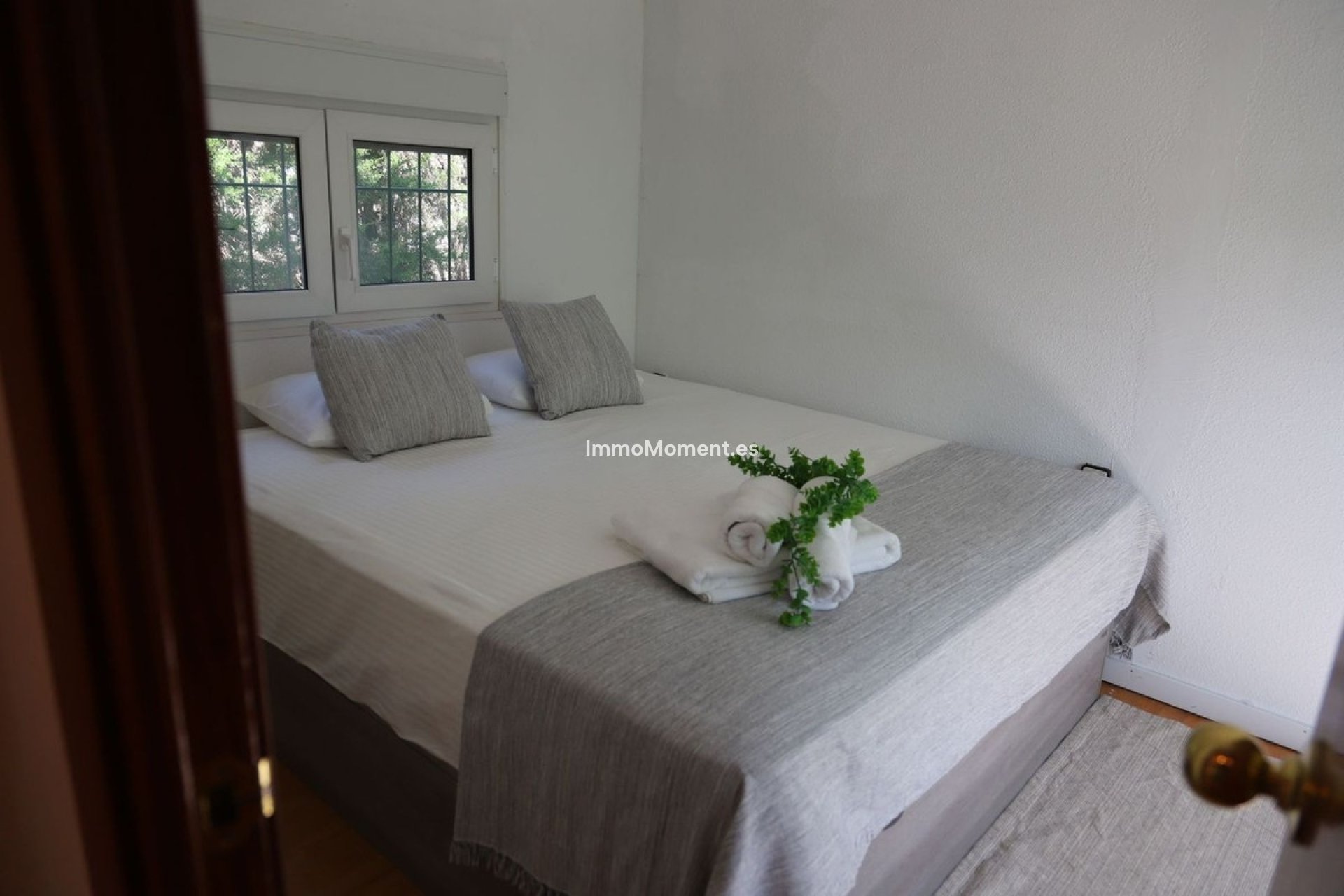 Wiederverkauf - Freistehende Villa -   Inländisch - Alhaurín el Grande Centro