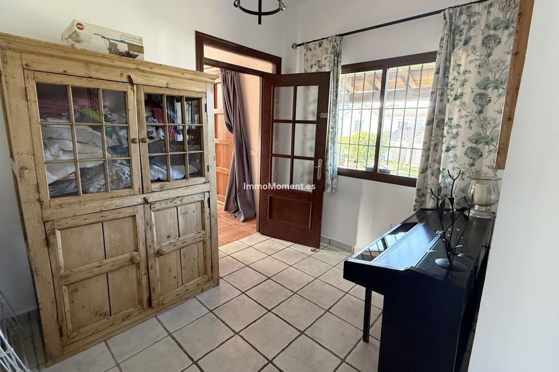 Wiederverkauf - Freistehende Villa -   Inländisch - Alhaurín el Grande Centro