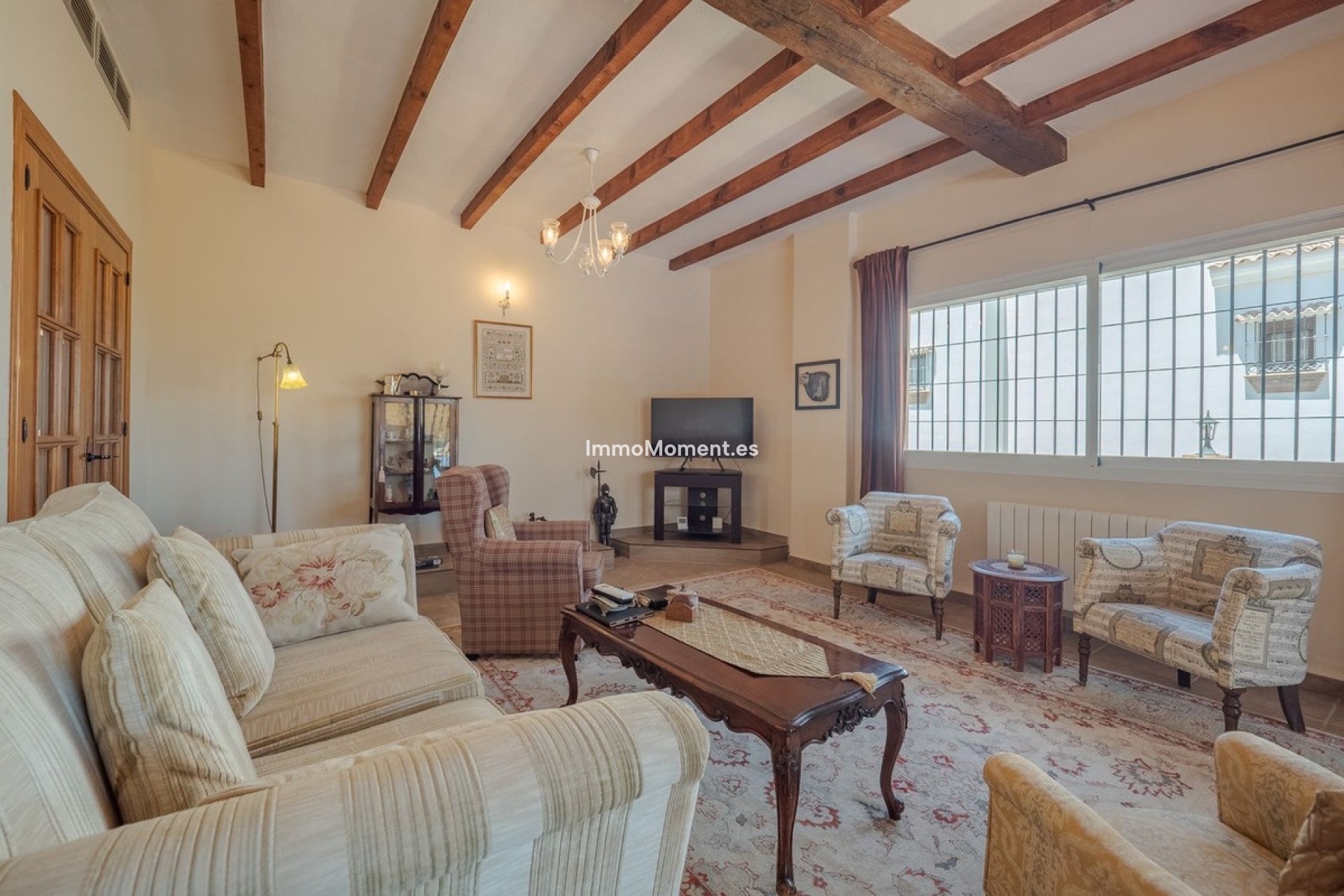 Wiederverkauf - Freistehende Villa -   Inländisch - Alhaurín el Grande Centro