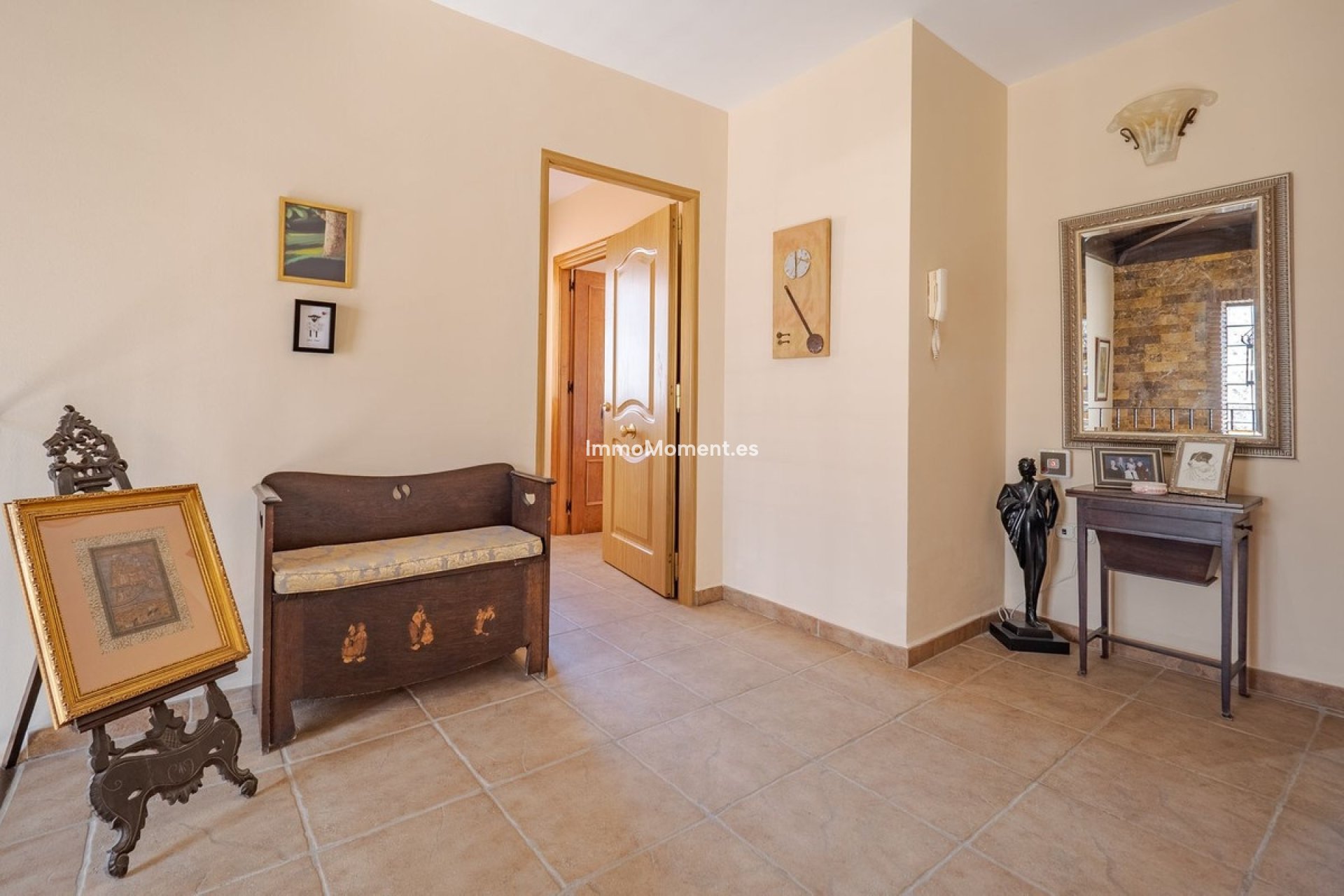 Wiederverkauf - Freistehende Villa -   Inländisch - Alhaurín el Grande Centro
