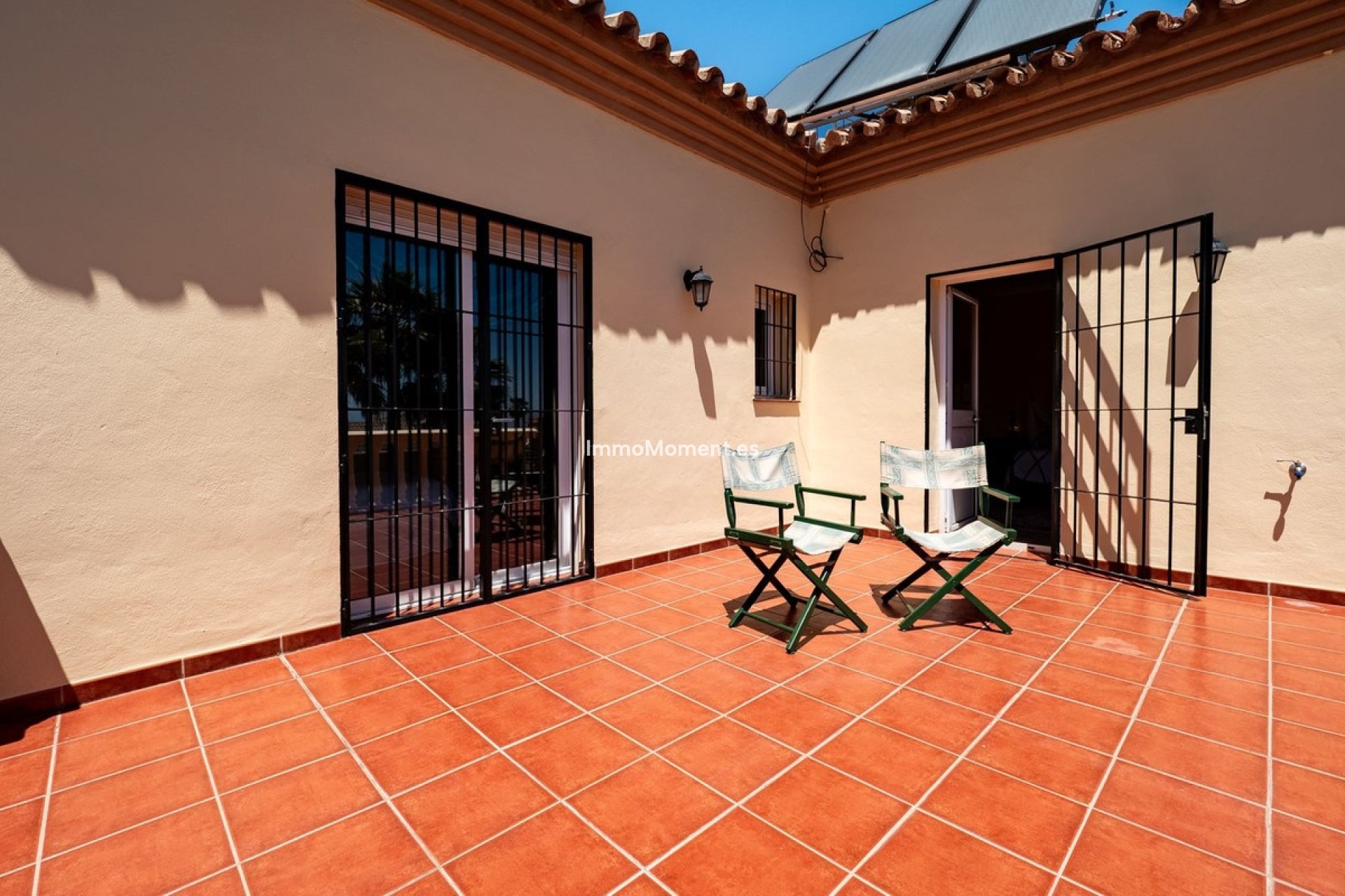 Wiederverkauf - Freistehende Villa -   Inländisch - Alhaurín el Grande Centro