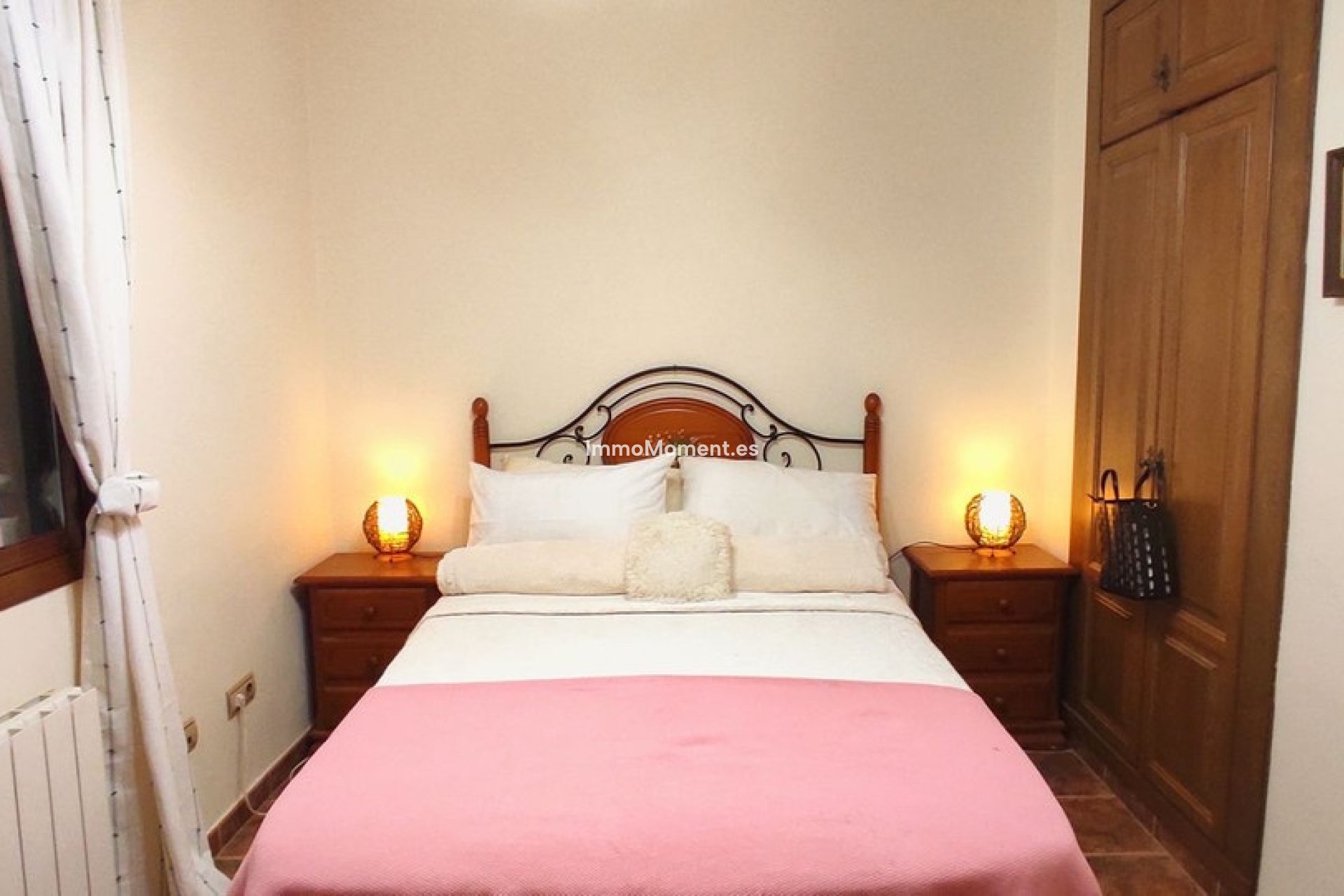 Wiederverkauf - Freistehende Villa -   Inländisch - Alhaurín el Grande Centro