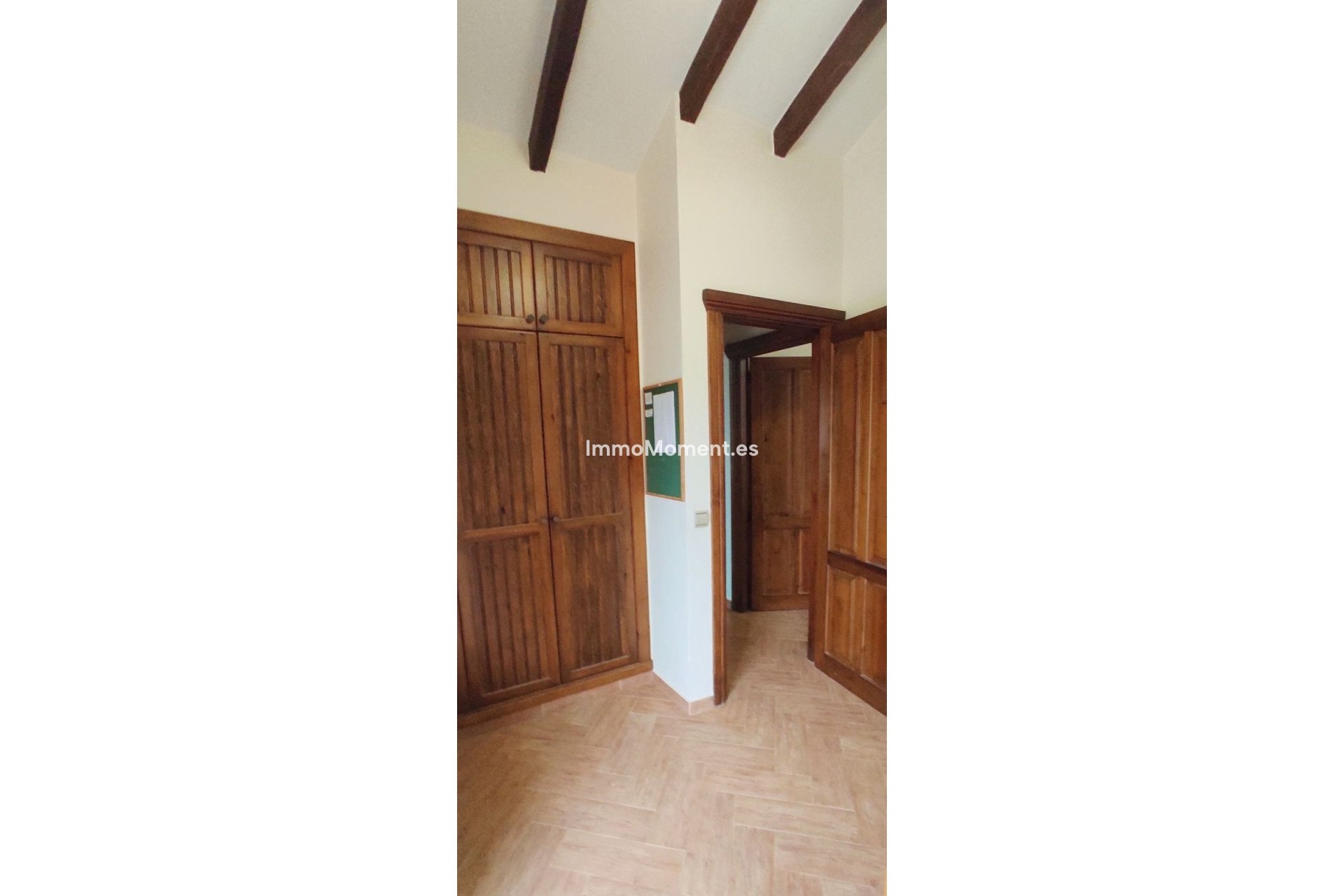 Wiederverkauf - Freistehende Villa -   Inländisch - Alhaurín el Grande Centro