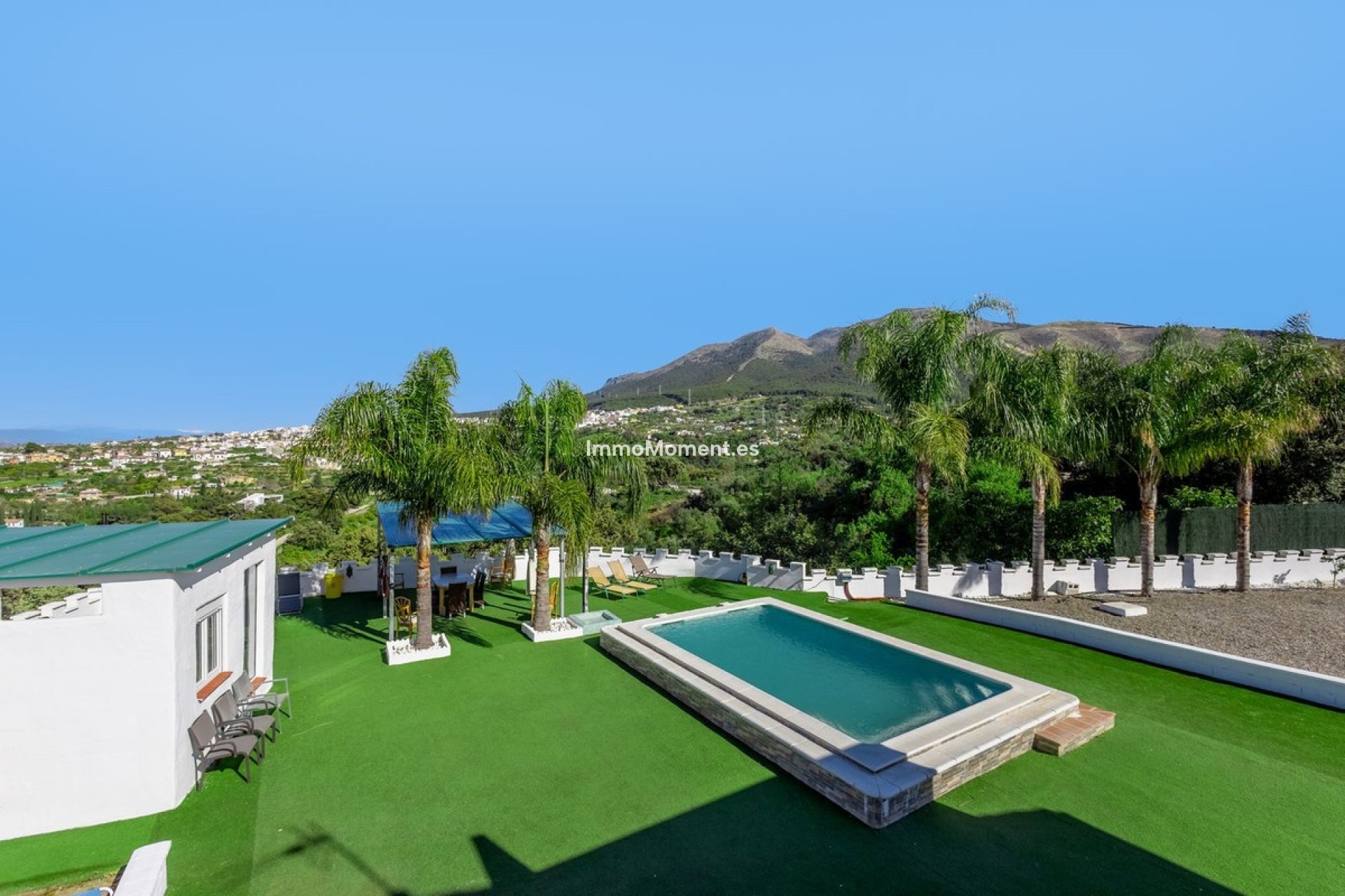 Wiederverkauf - Freistehende Villa -   Inländisch - Alhaurín el Grande Centro