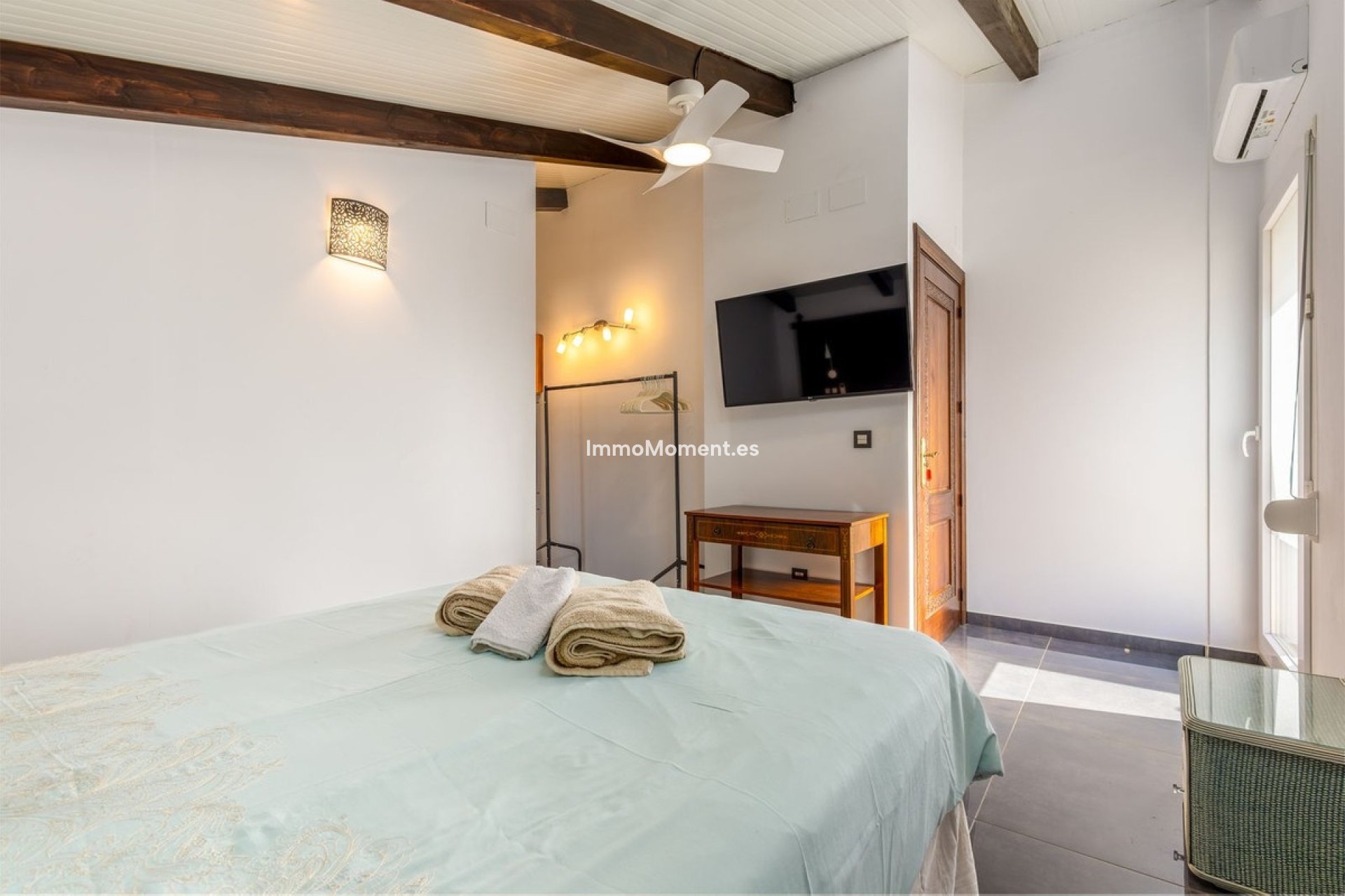 Wiederverkauf - Freistehende Villa -   Inländisch - Alhaurín el Grande Centro