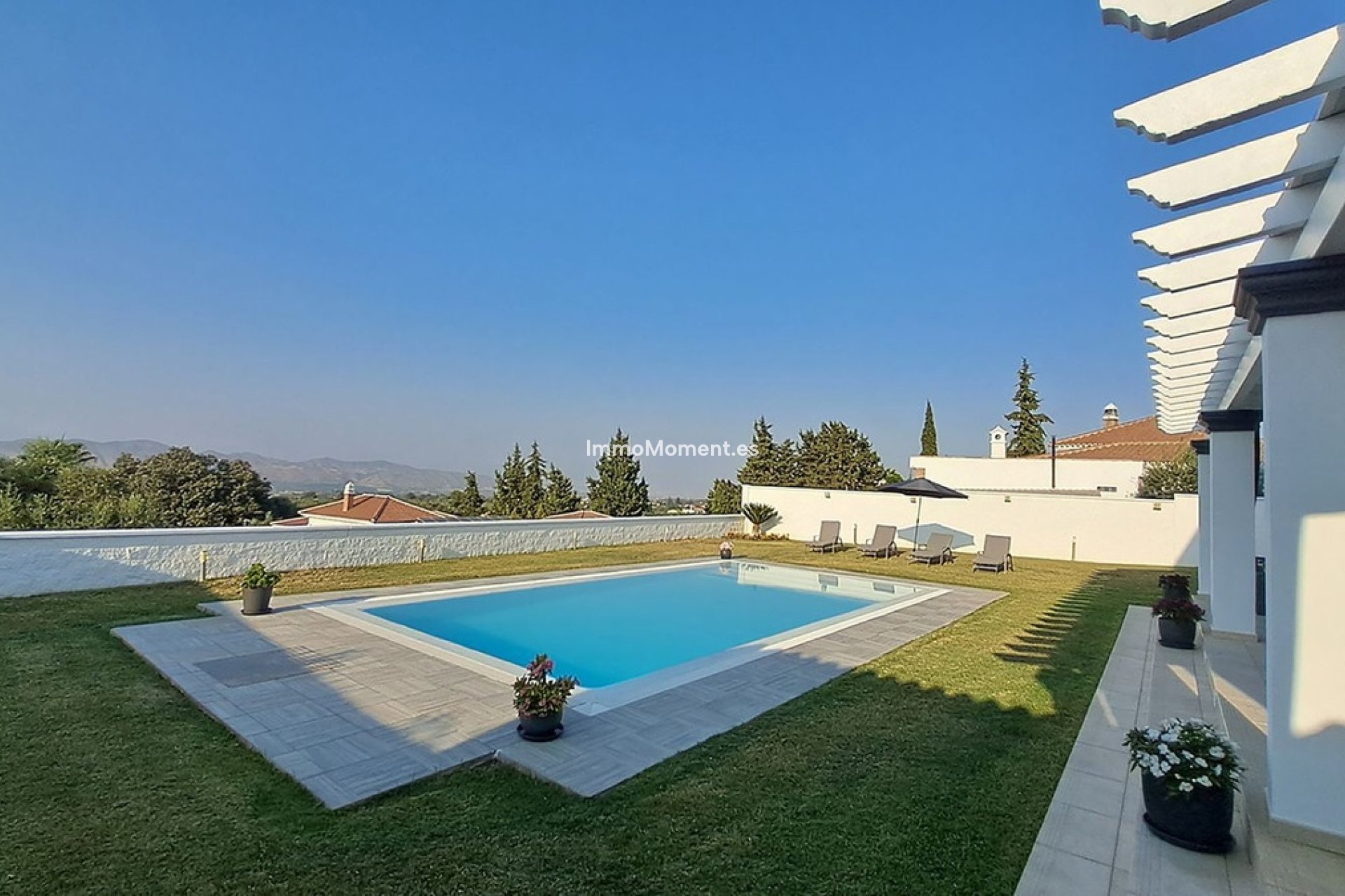 Wiederverkauf - Freistehende Villa -   Inländisch - Alhaurín el Grande Centro