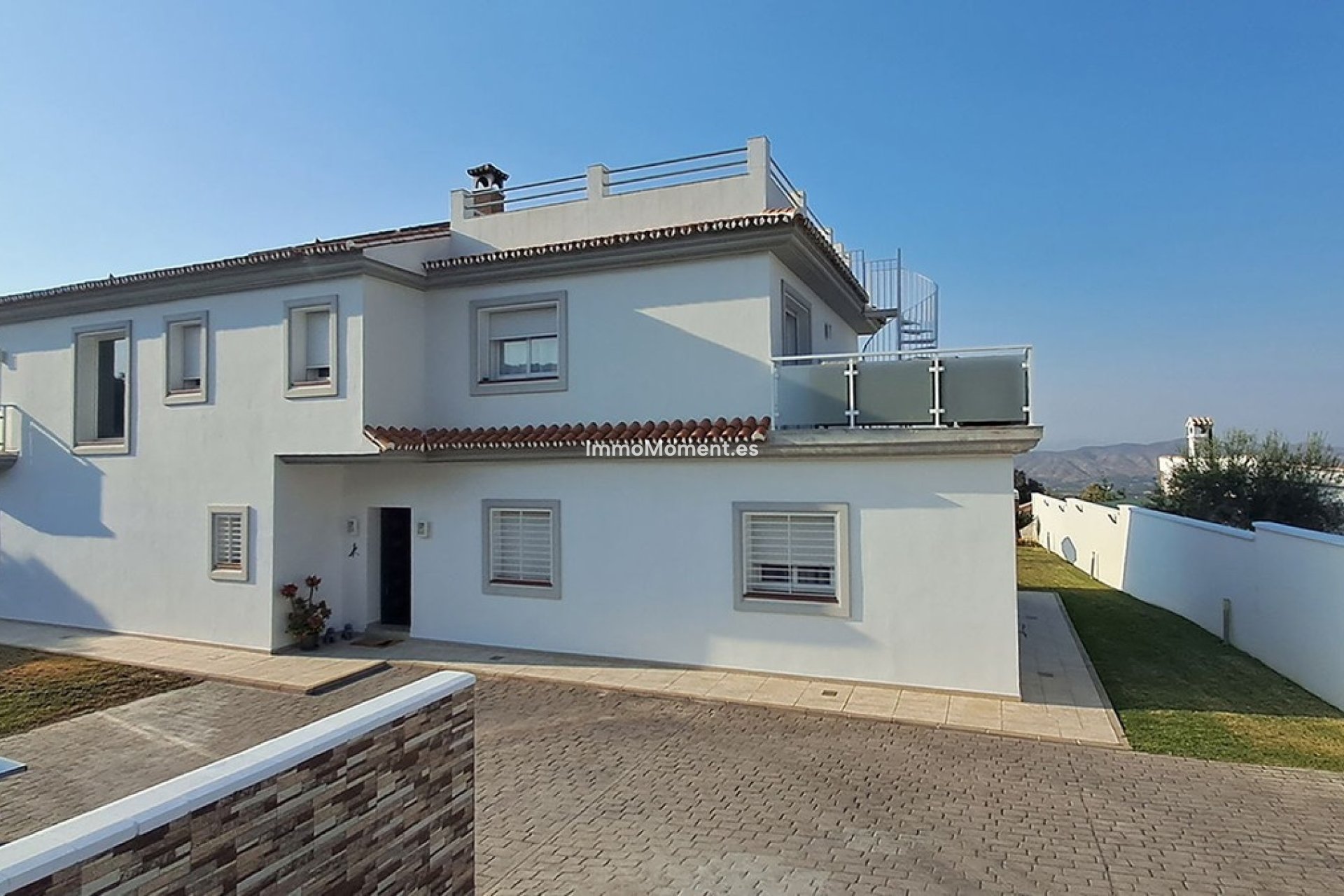 Wiederverkauf - Freistehende Villa -   Inländisch - Alhaurín el Grande Centro