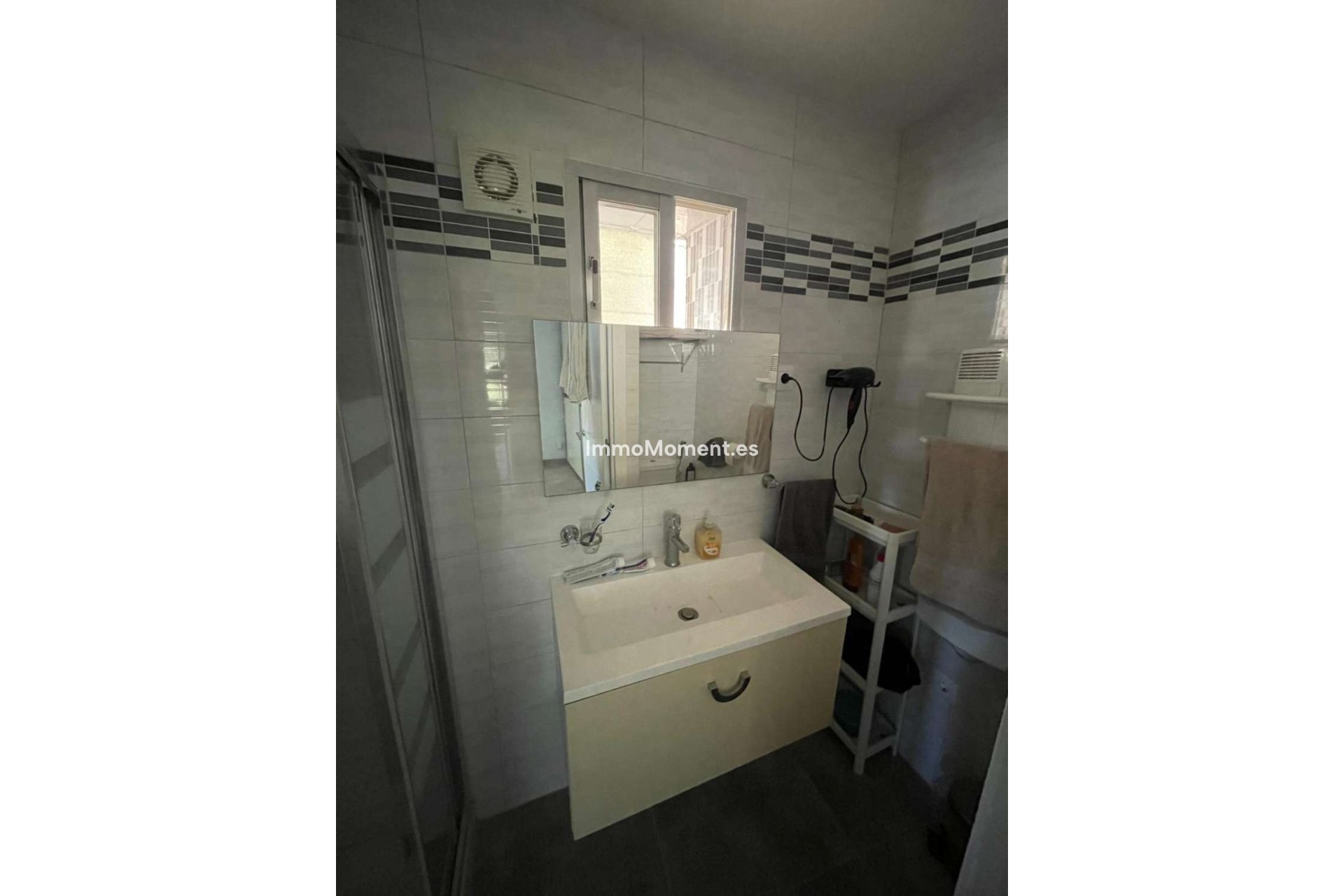 Wiederverkauf - Freistehende Villa -   Inländisch - Alhaurín el Grande Centro