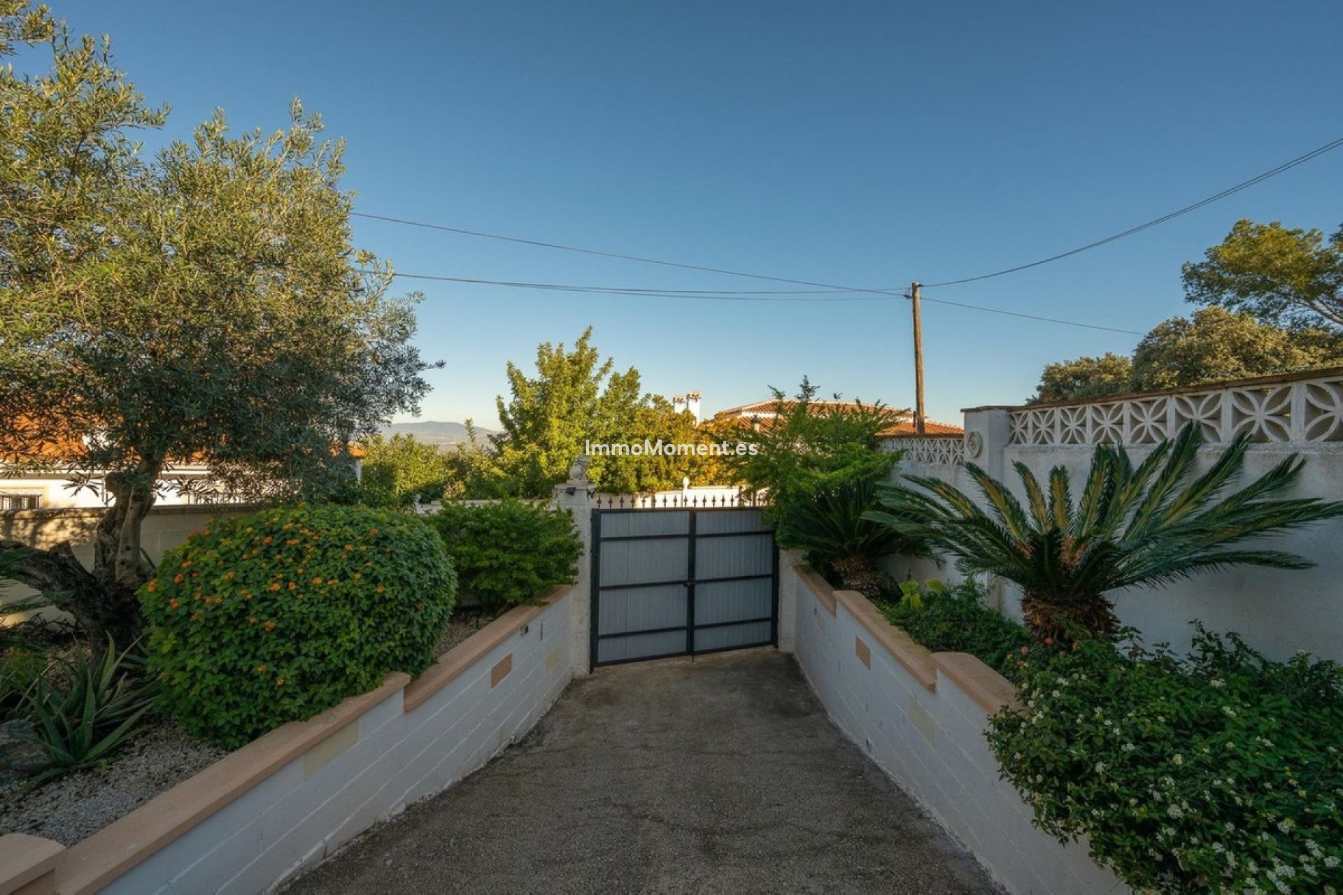 Wiederverkauf - Freistehende Villa -   Inländisch - Alhaurín el Grande Centro