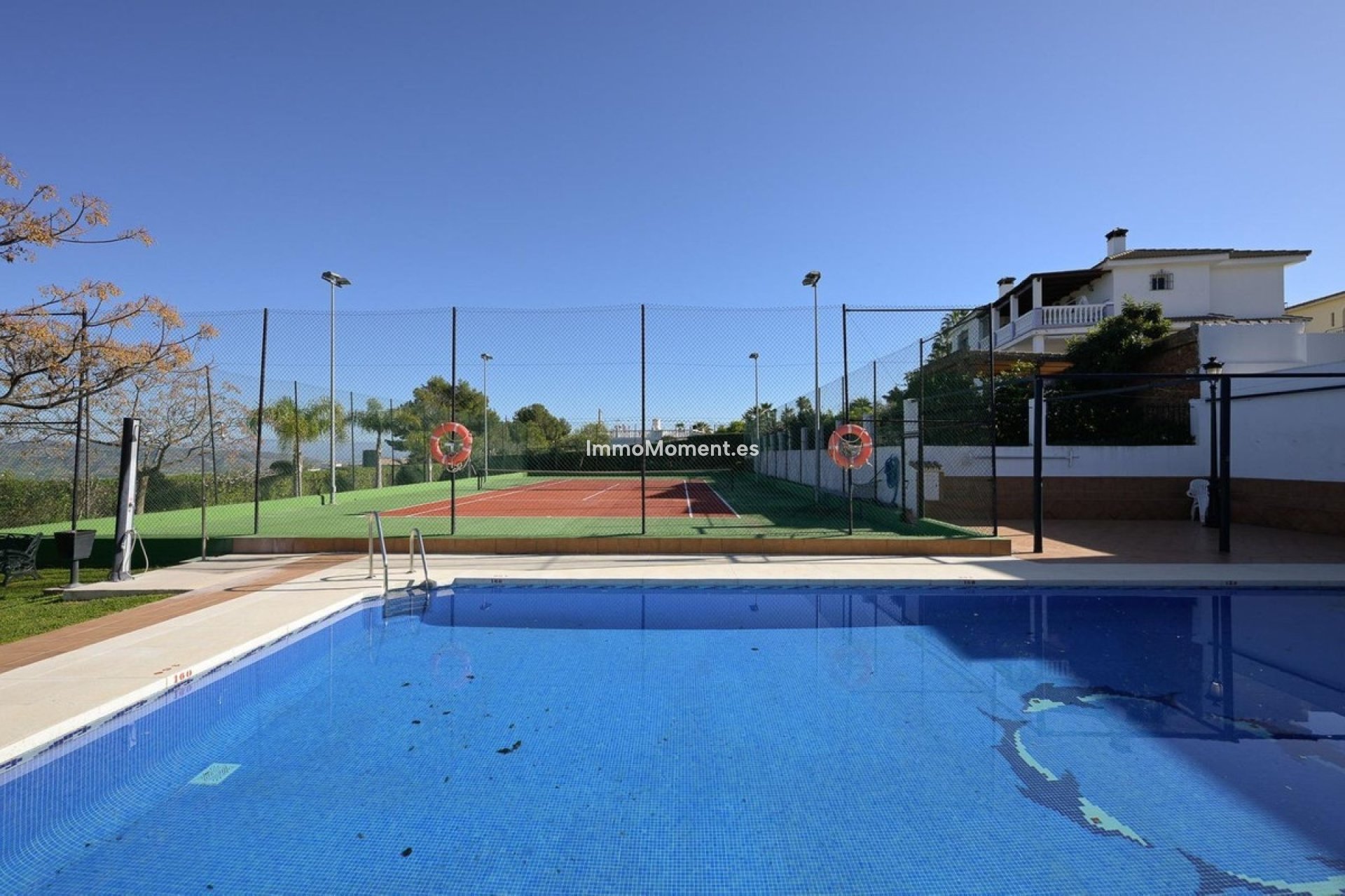 Wiederverkauf - Freistehende Villa -   Inländisch - Alhaurín el Grande Centro