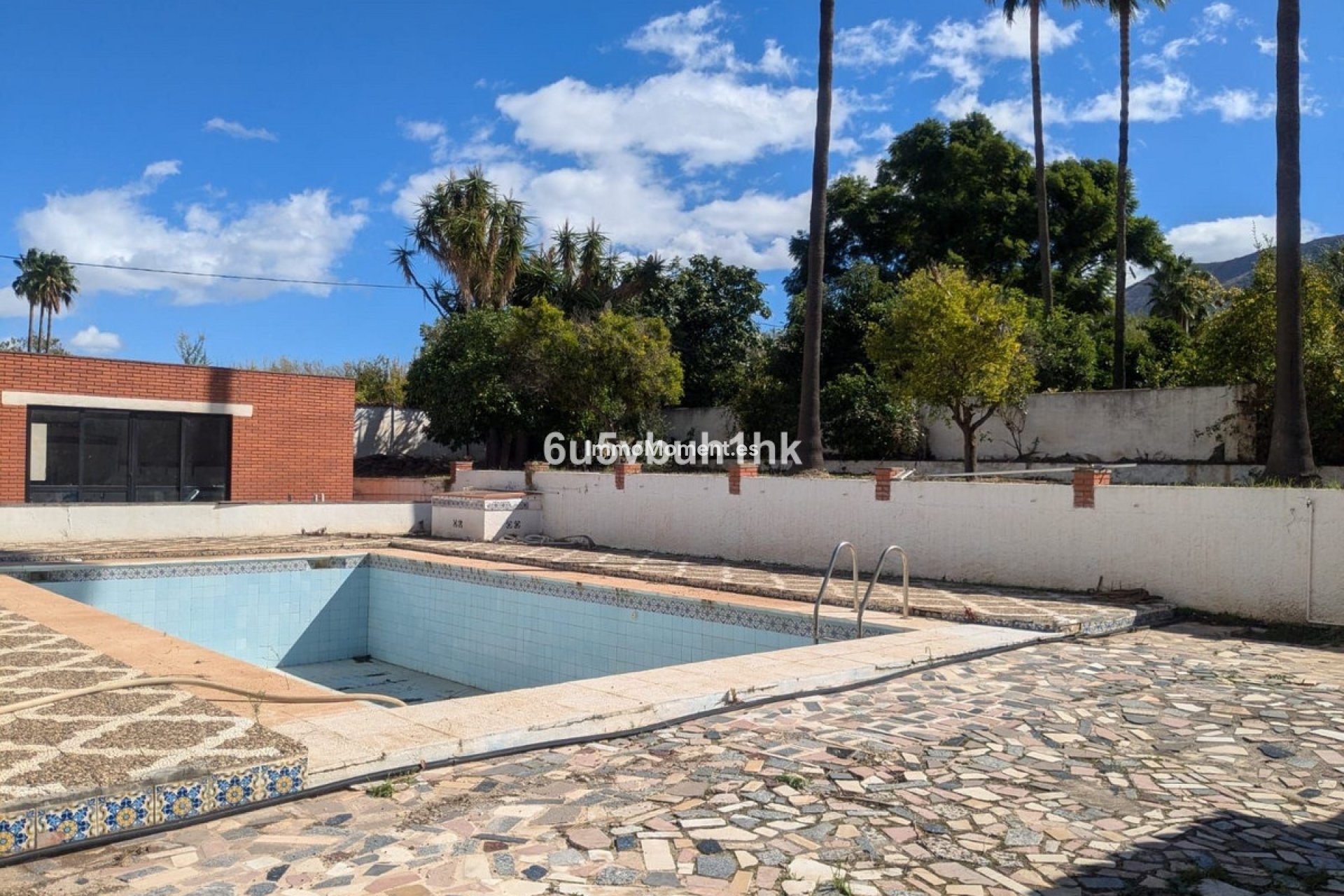 Wiederverkauf - Freistehende Villa -   Inländisch - Alhaurín el Grande Centro