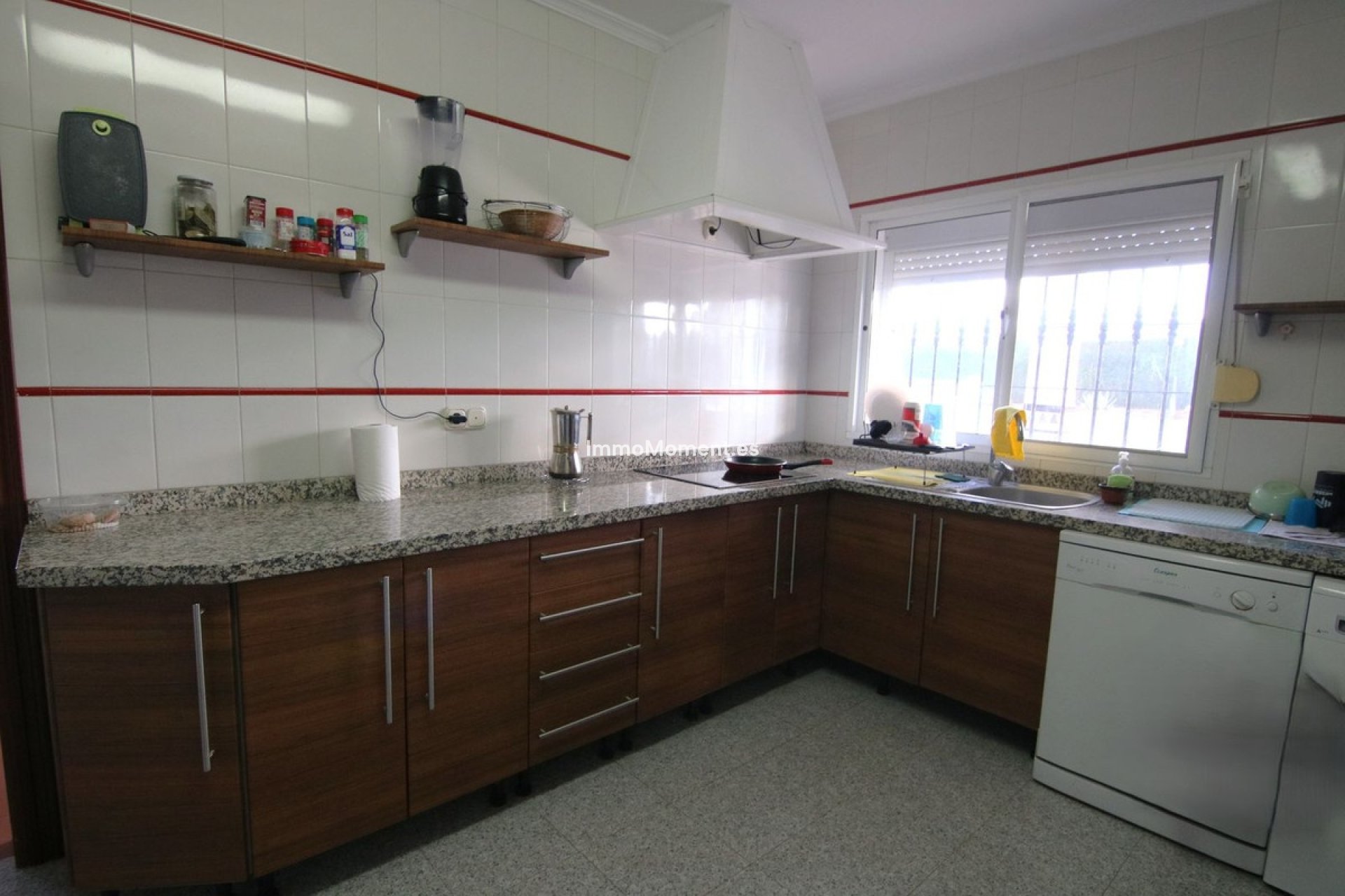 Wiederverkauf - Freistehende Villa -   Inländisch - Alhaurín el Grande Centro