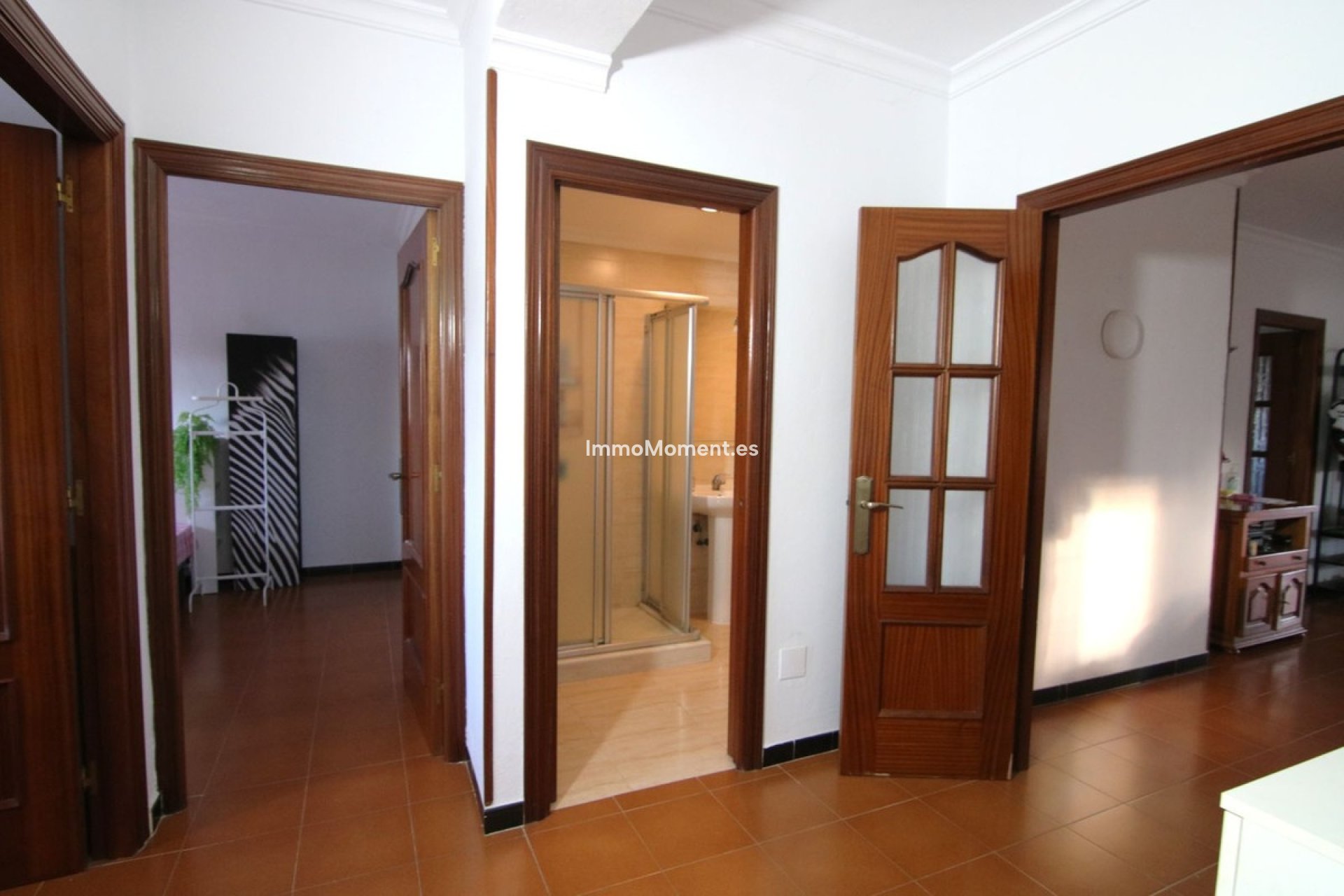 Wiederverkauf - Freistehende Villa -   Inländisch - Alhaurín el Grande Centro
